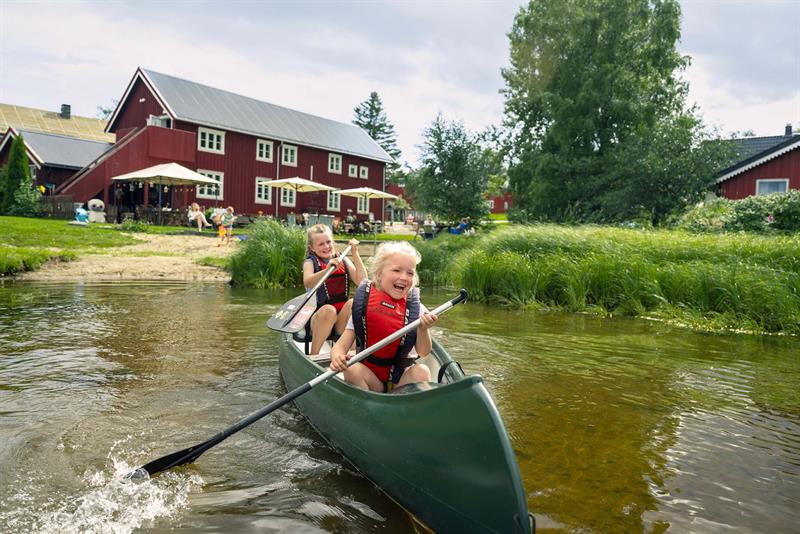 Kanopadling i Snåsavatnet rett nedenfor Garveriet i Visosen