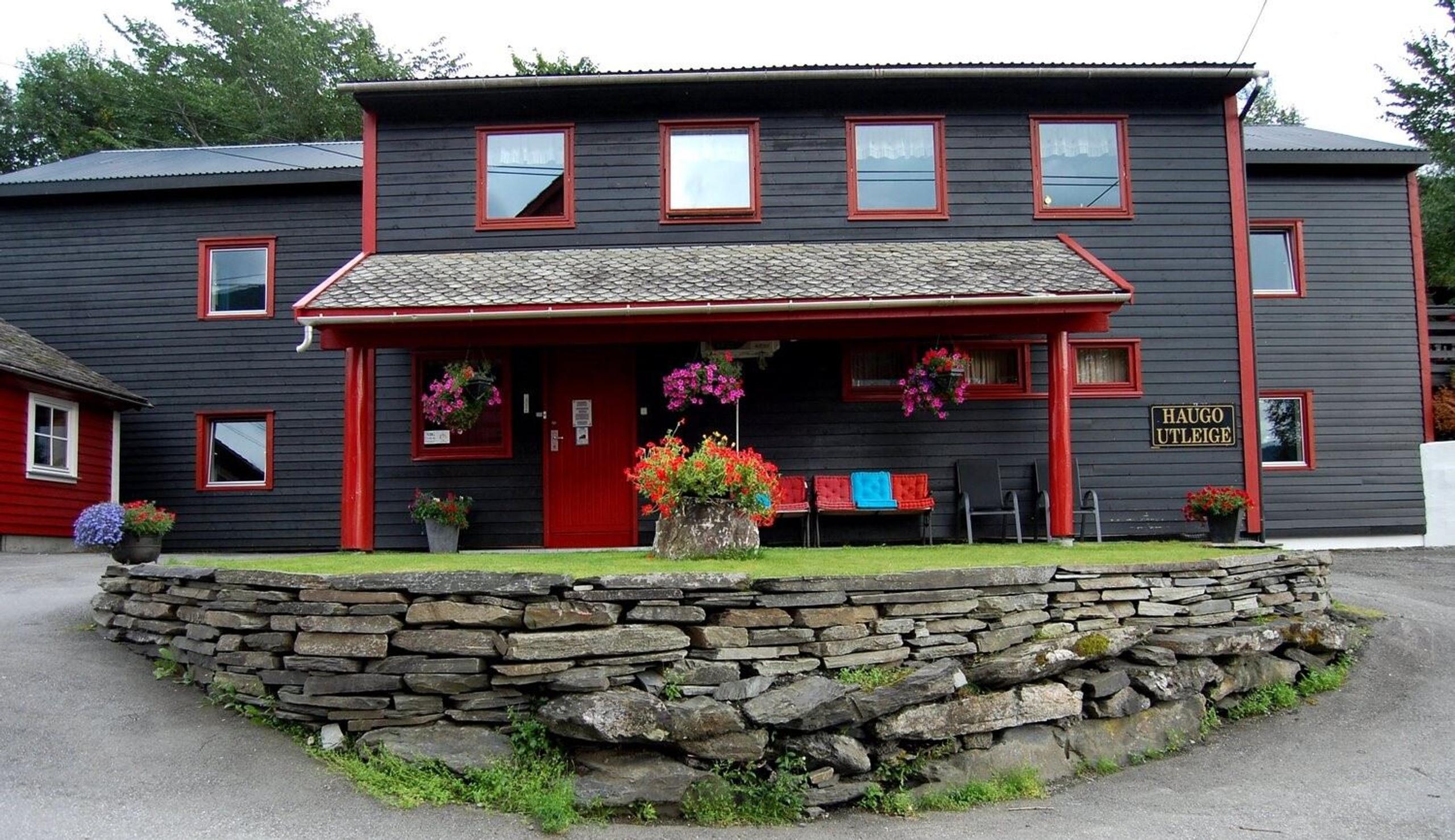 Haugo - house & cabins for rent
