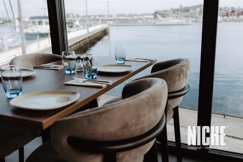 Table with view - Kaikanten Stavern