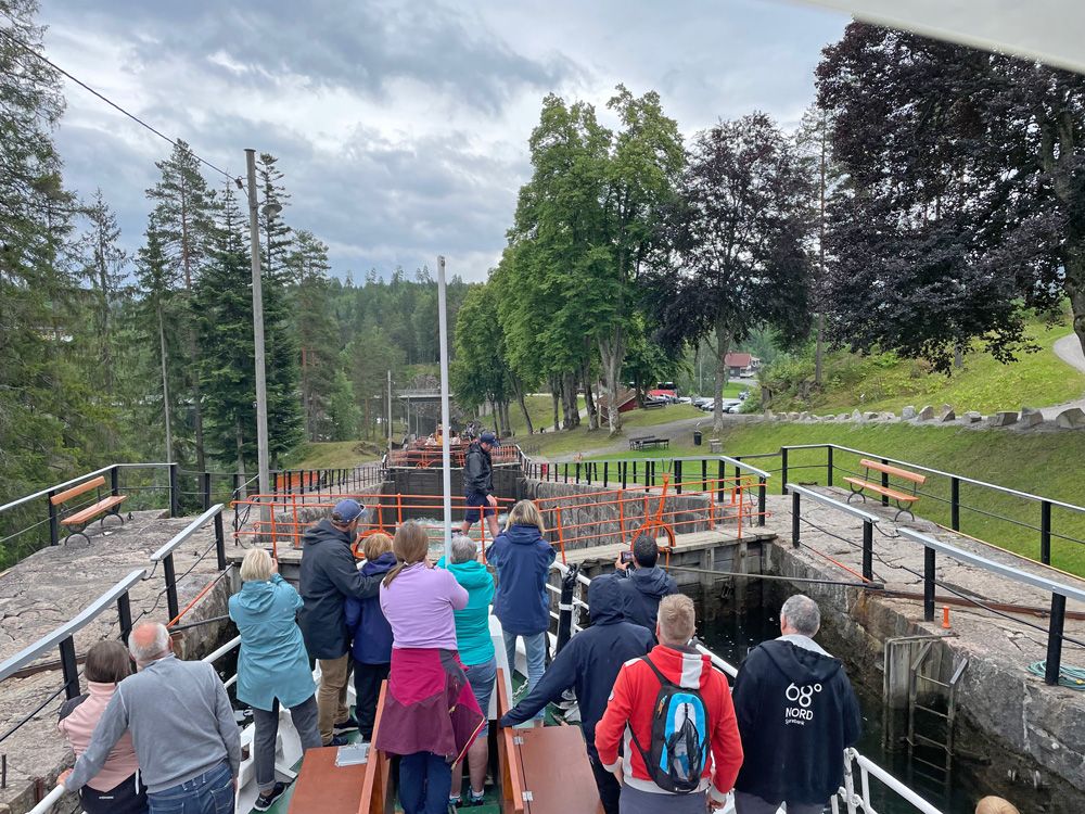 MS Telemarken in the Vrangfoss lock