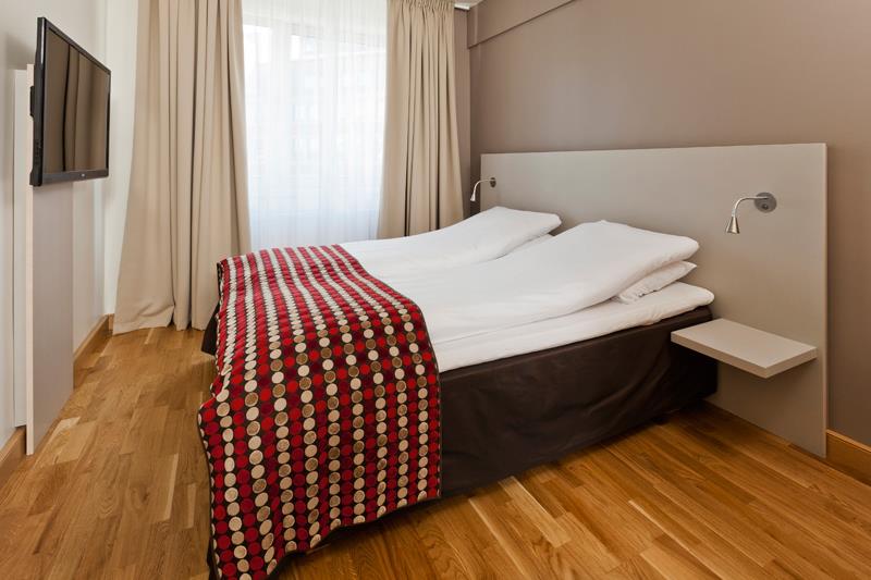 double room with TV