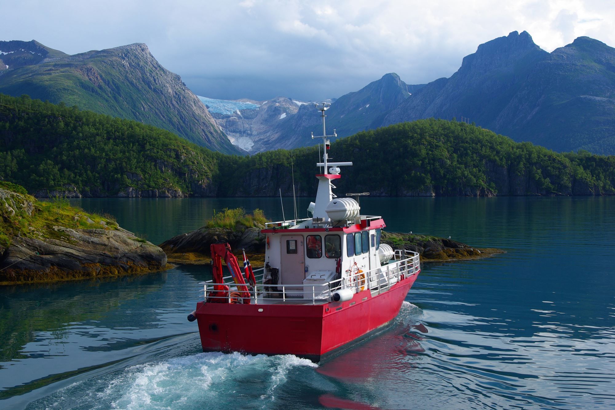 Boat to Svartisen glacier