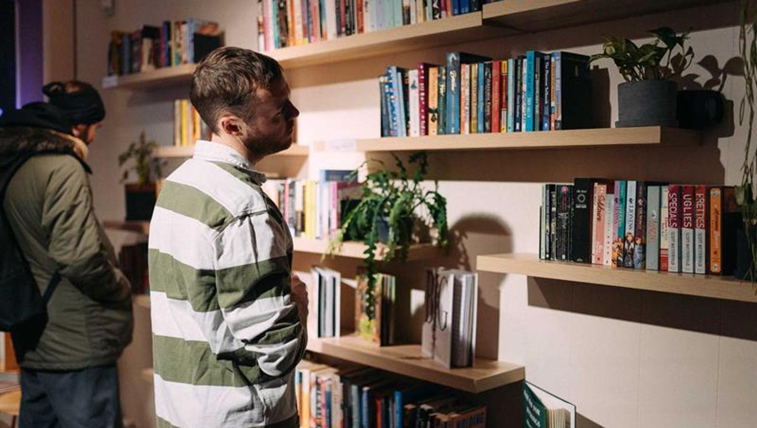 People browsing books