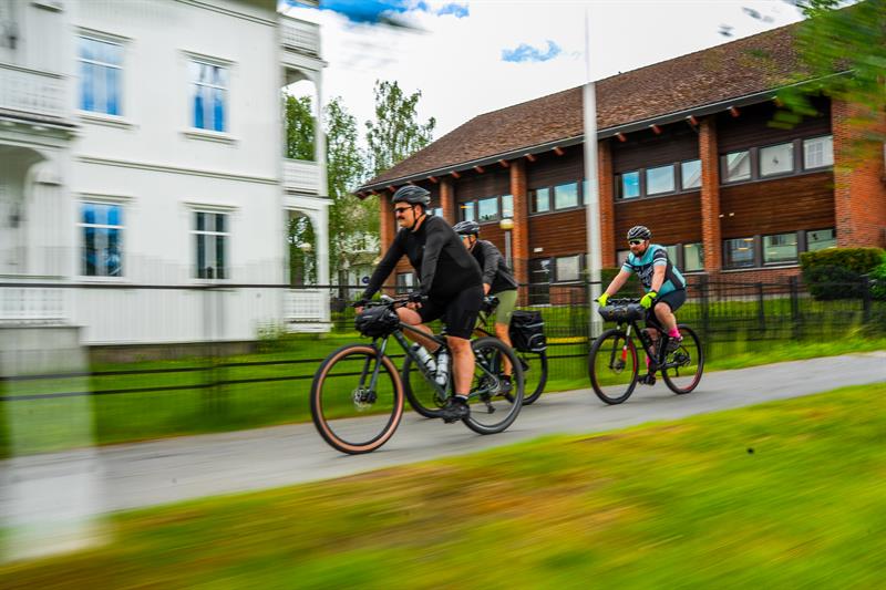 Cyclists along Unionsleden in Spydeberg