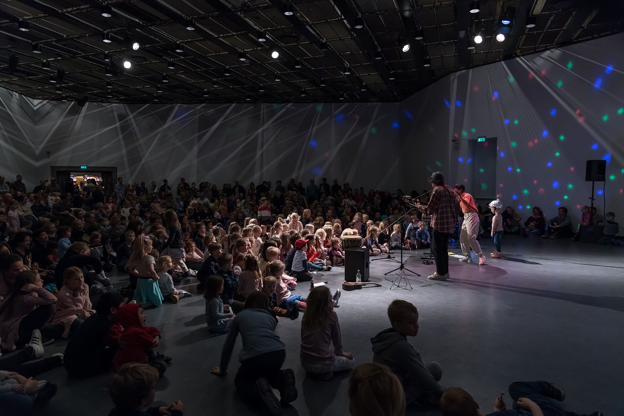 Stage and entertainment at Henie Onstad Kunstsenter