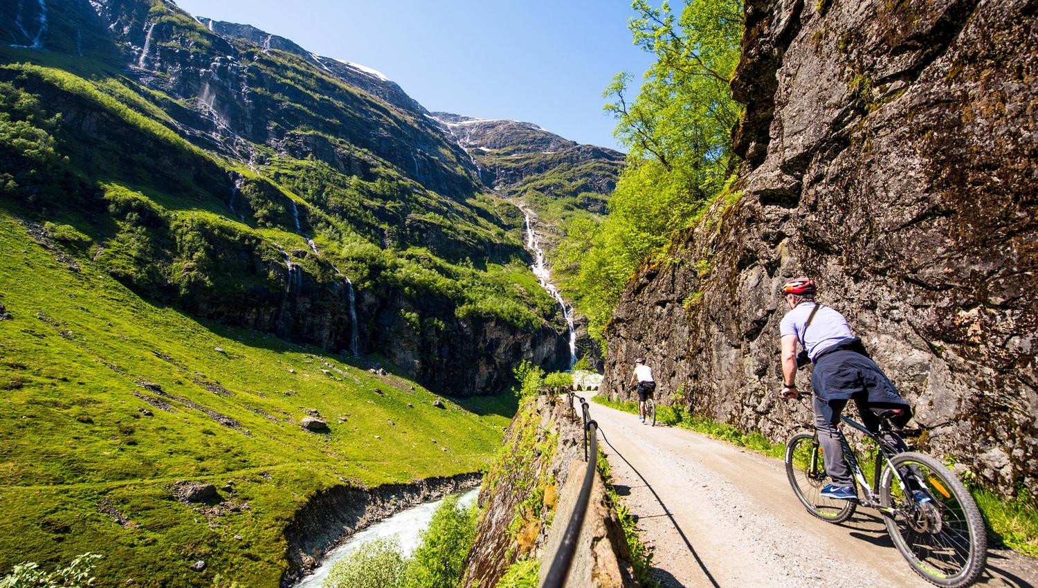 Cycling the Flåm valley