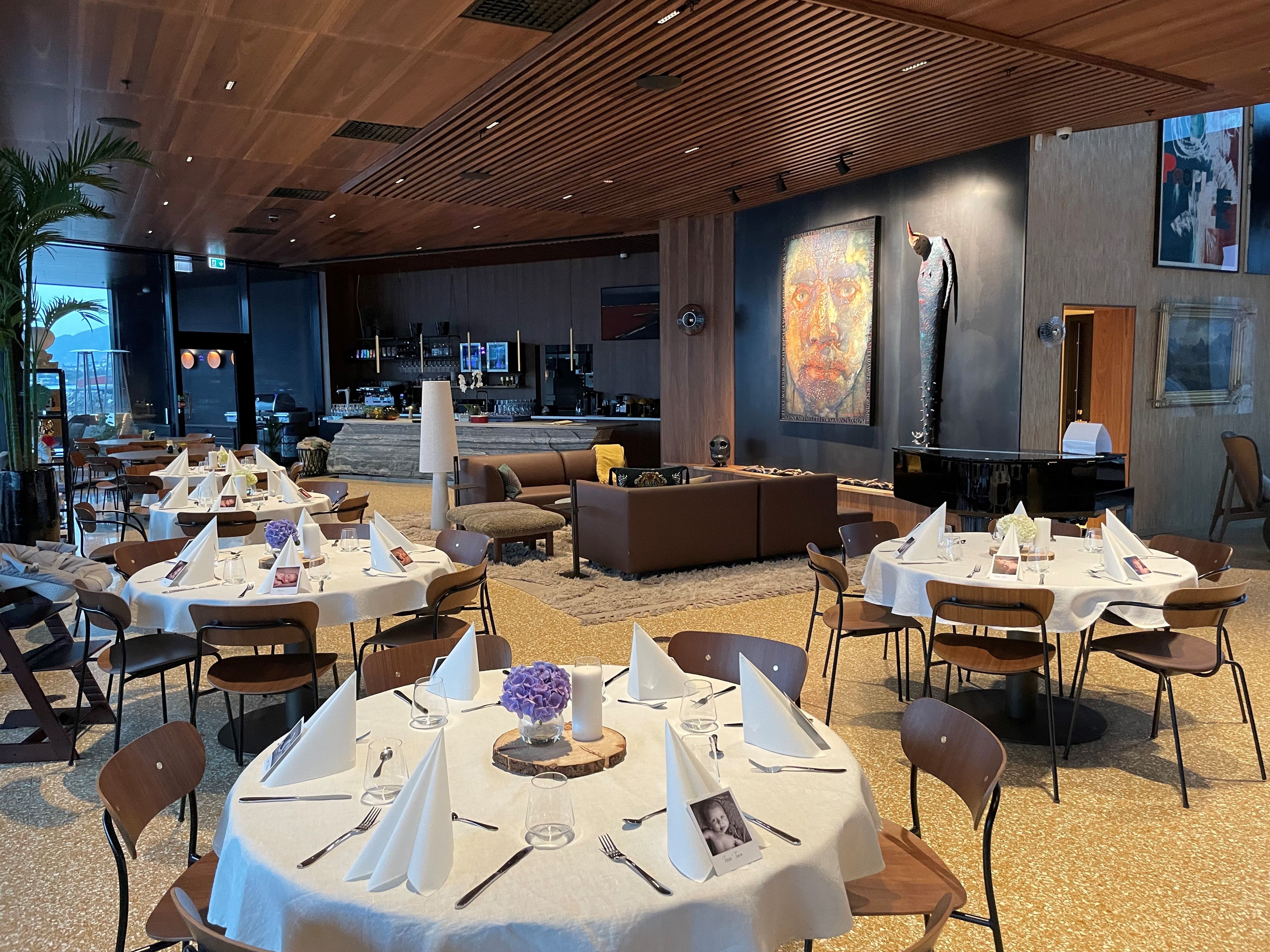 Restauranten tar 120 gjester og kan brukes til selskap og konferanser