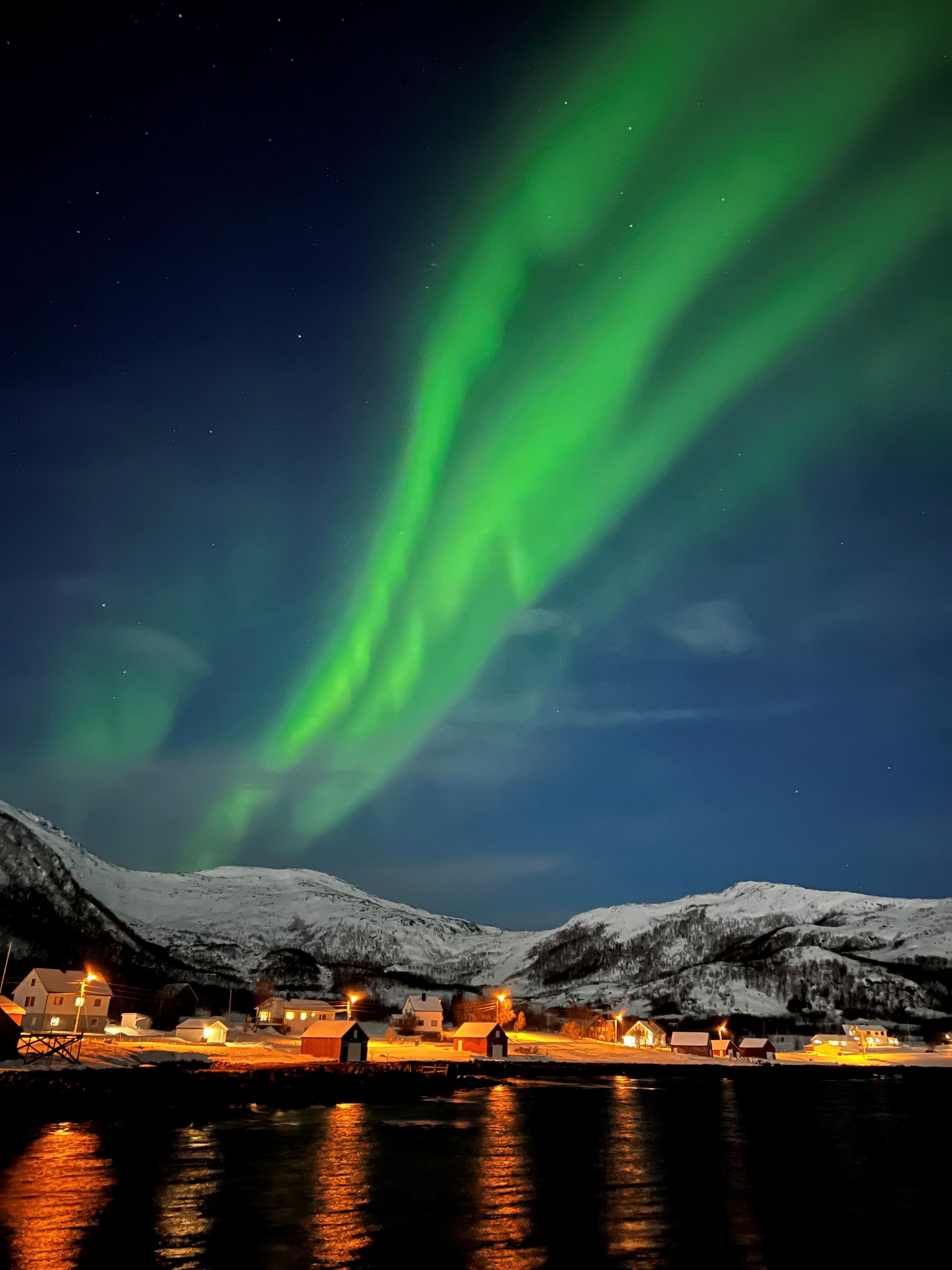 Northern lights over Vengsøy
