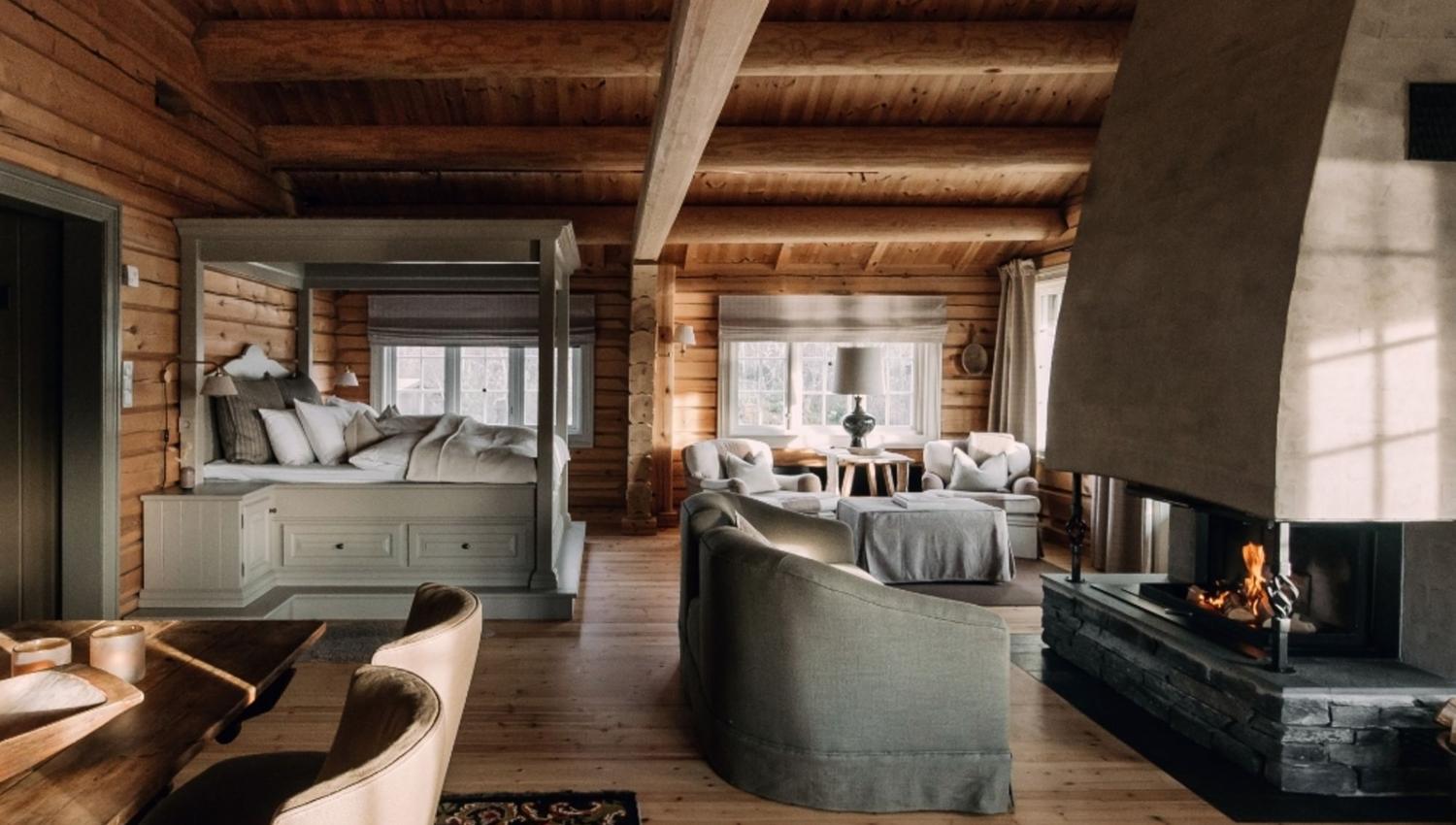 Unike omgivelser på Storfjord Hotel, både inne og ute.