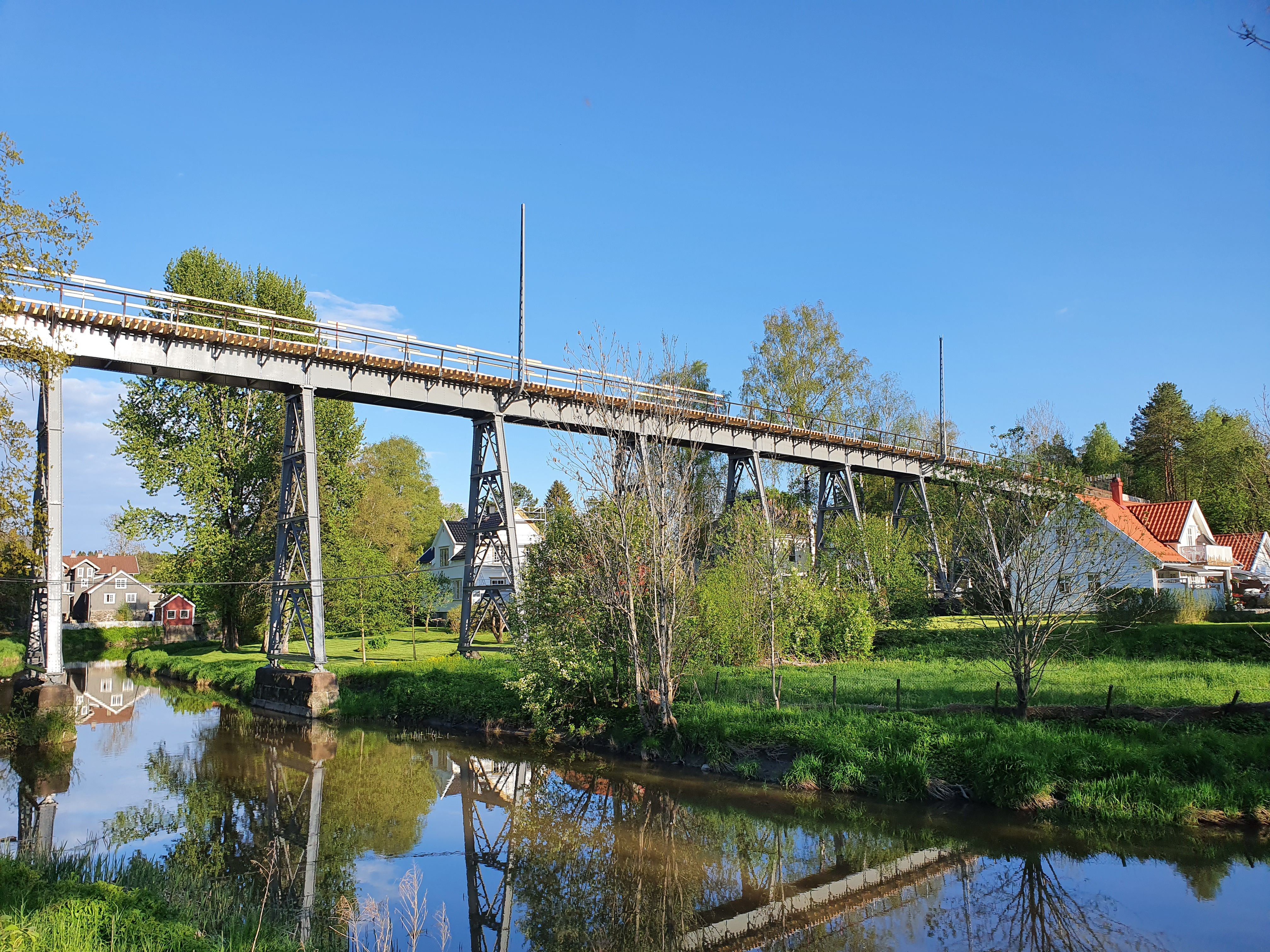 Hølenviadukten en vakker sommerdag