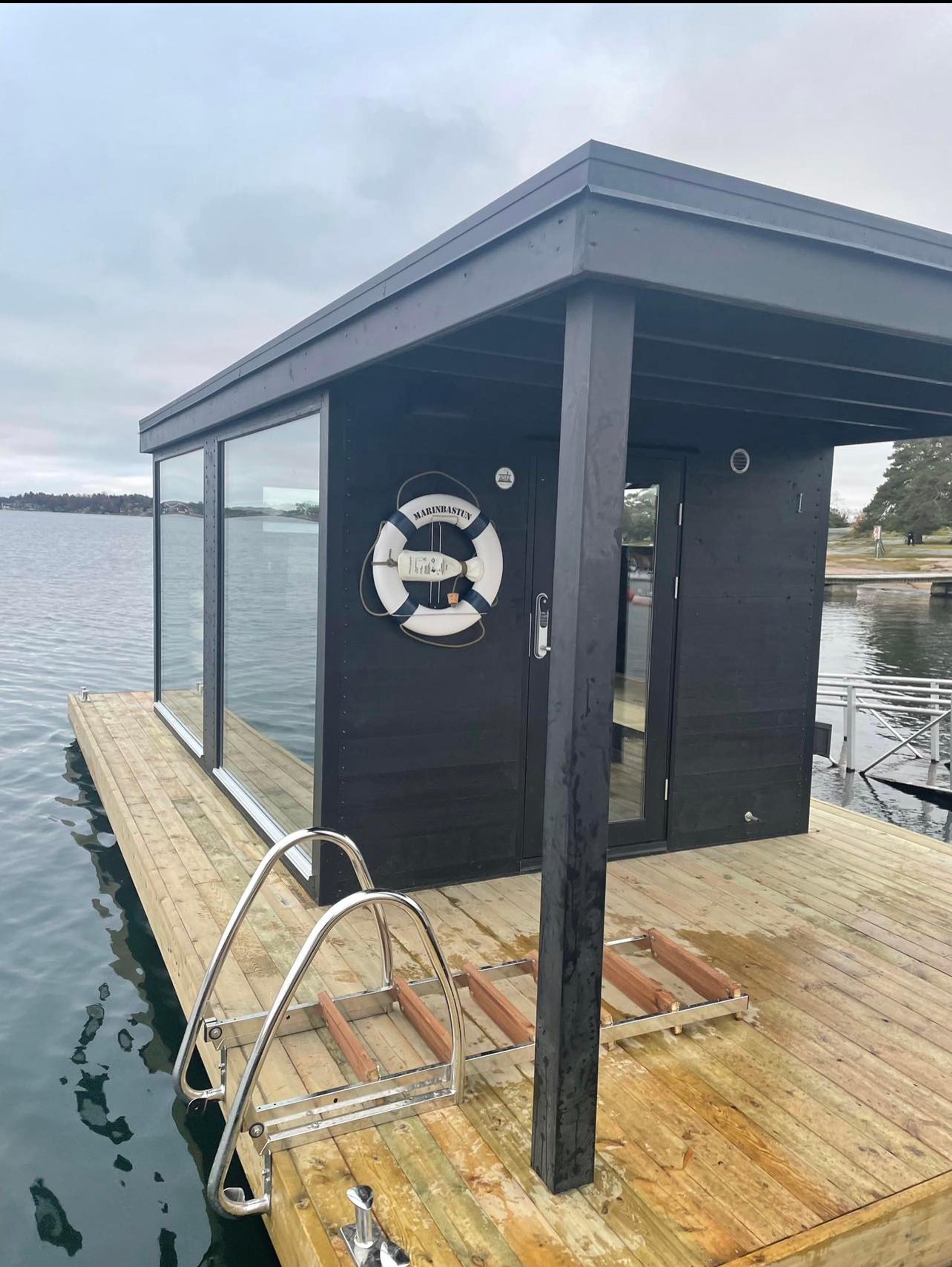 Float sauna