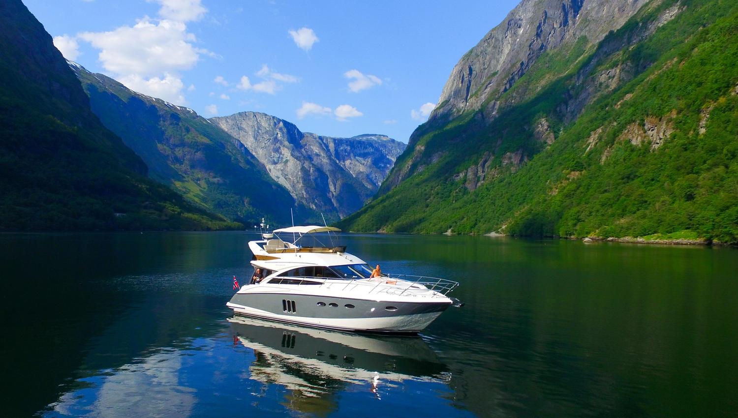See the fjords - Iselina Bella Sogn