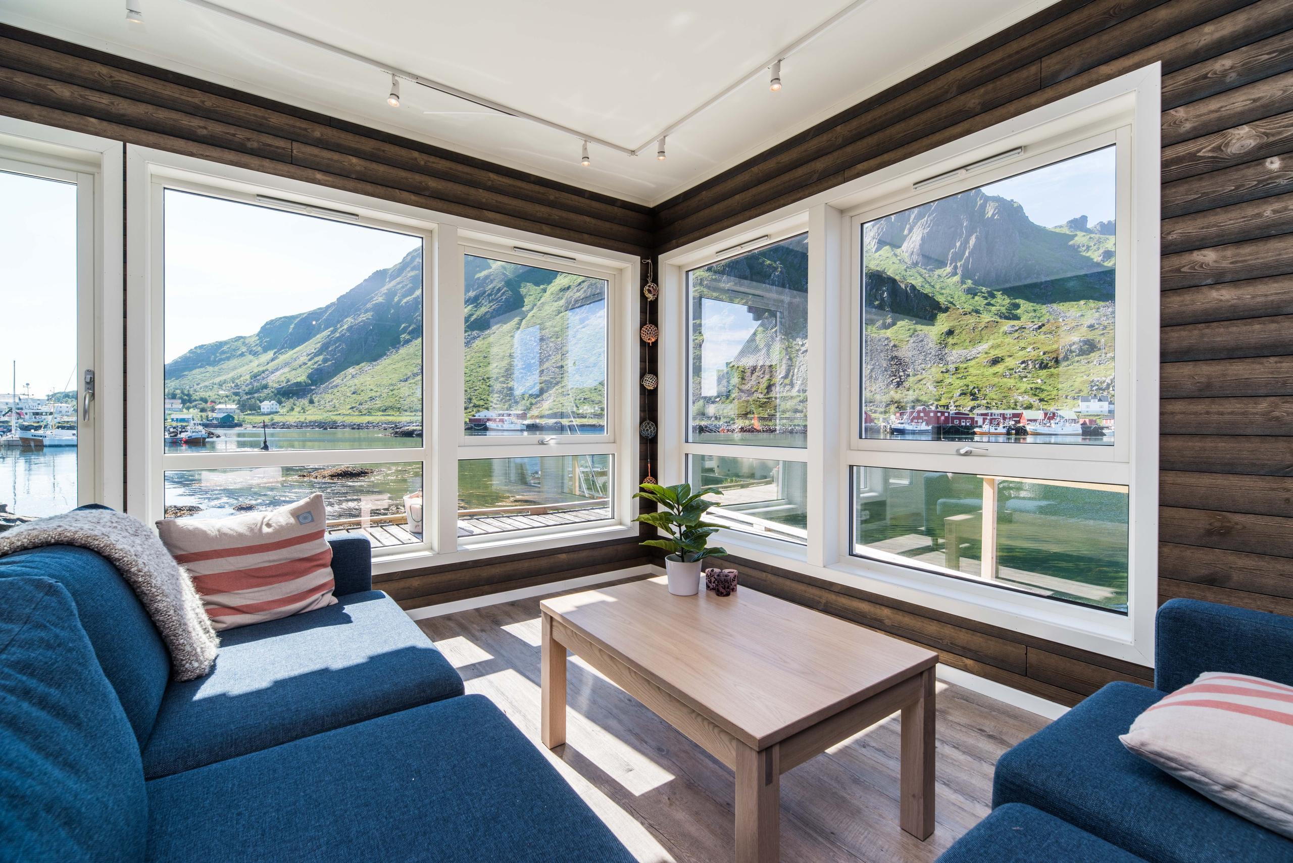 Overnatting rorbuer - Hemmingodden Lodge på Ballstad i Lofoten