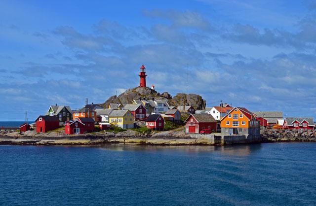 Rundtur med båt og rutebuss fra Ålesund til Finnøy & Ona Fyr