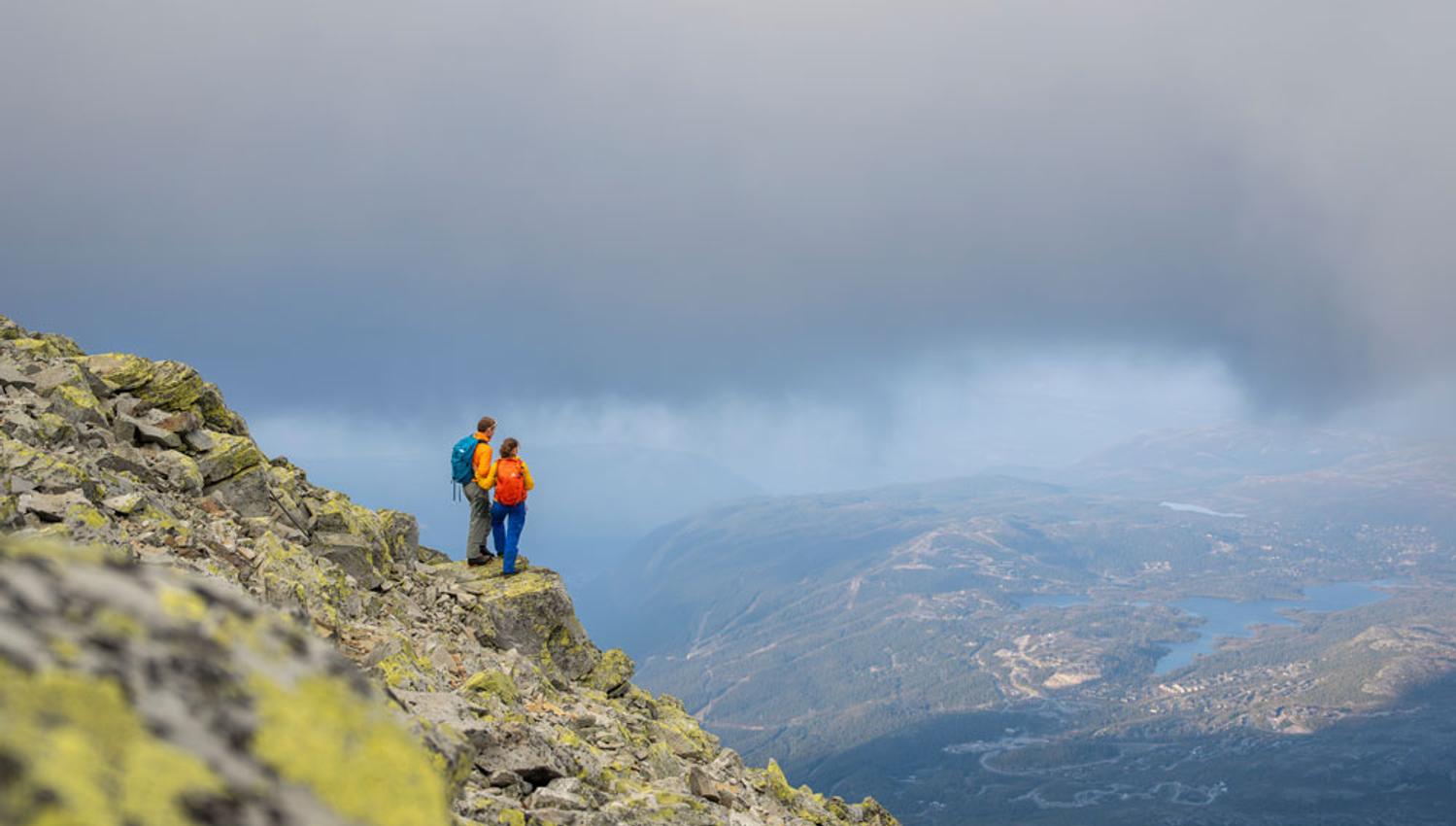couple on a trip up to Gaustatoppen