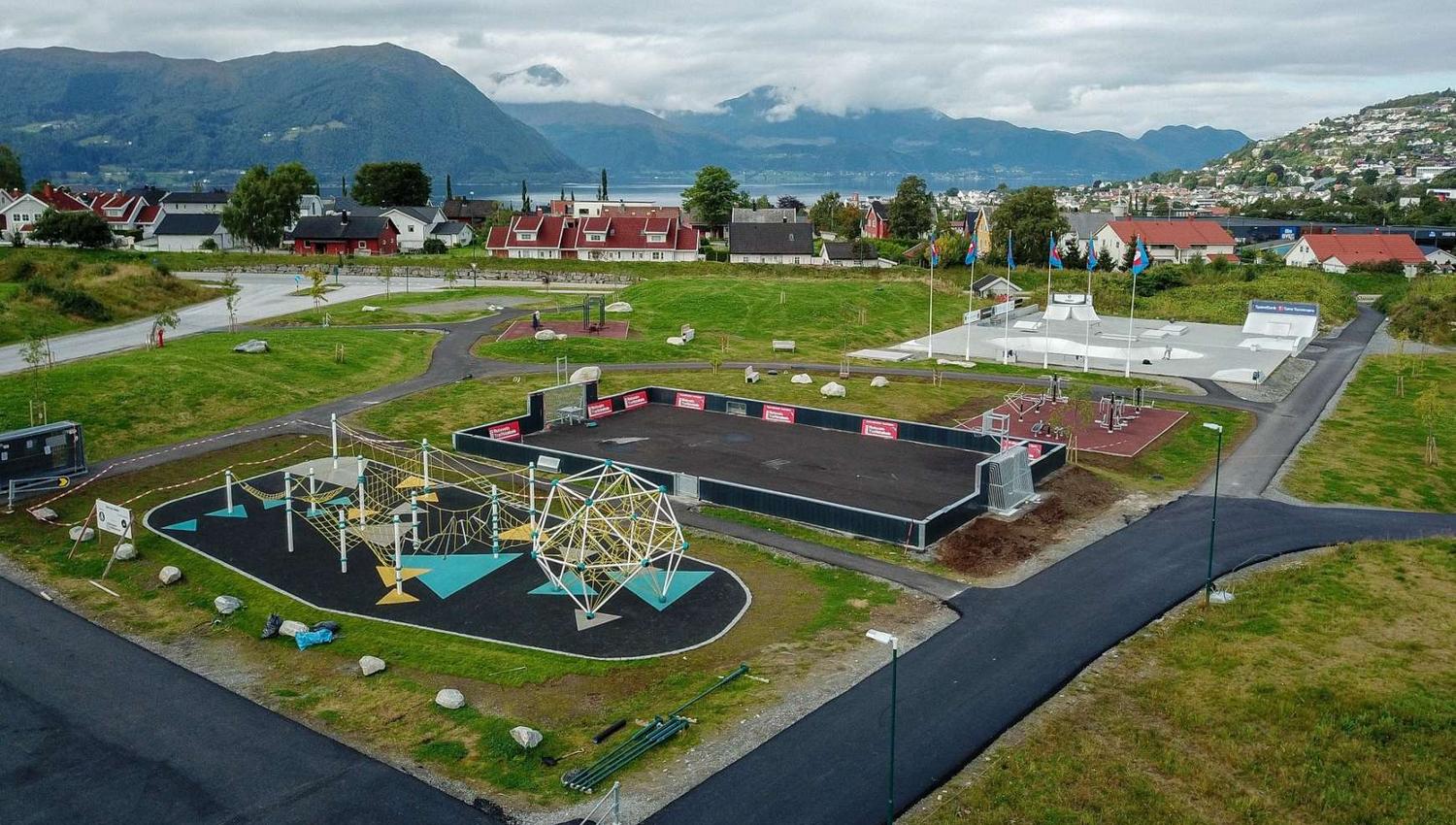 Flott aktivitetspark ved Stadionparken i Volda