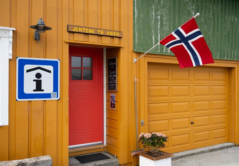 Jentene på kaien