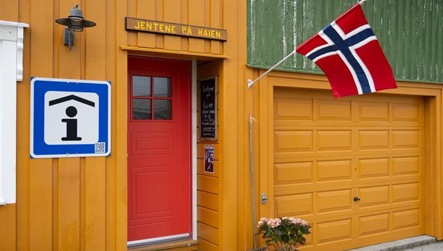 Jentene på kaien