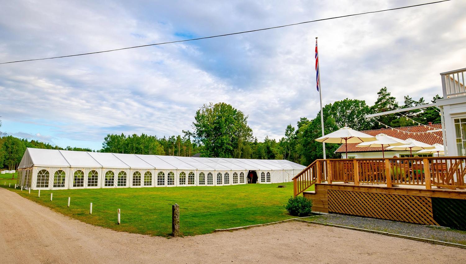 Hvaler Gjestgiveri med konsert-telt