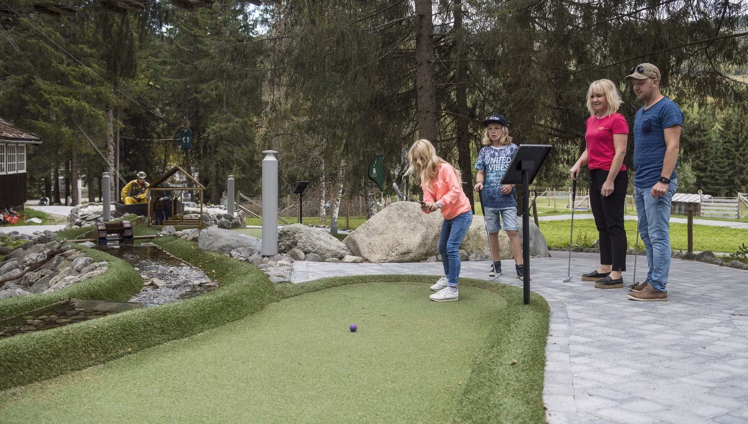 Gøy med Eventyrgolf