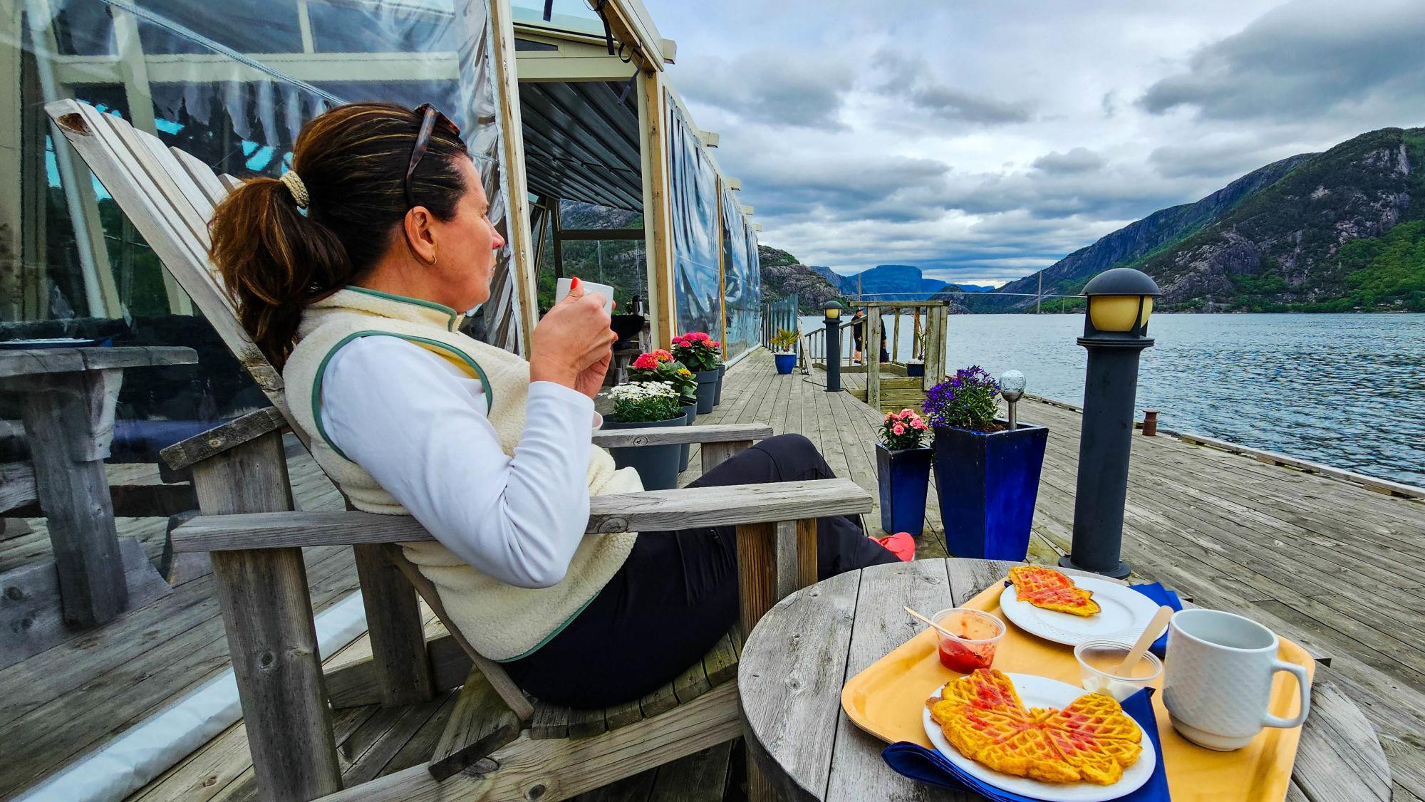 Lysefjordsenteret by Lysefjorden
