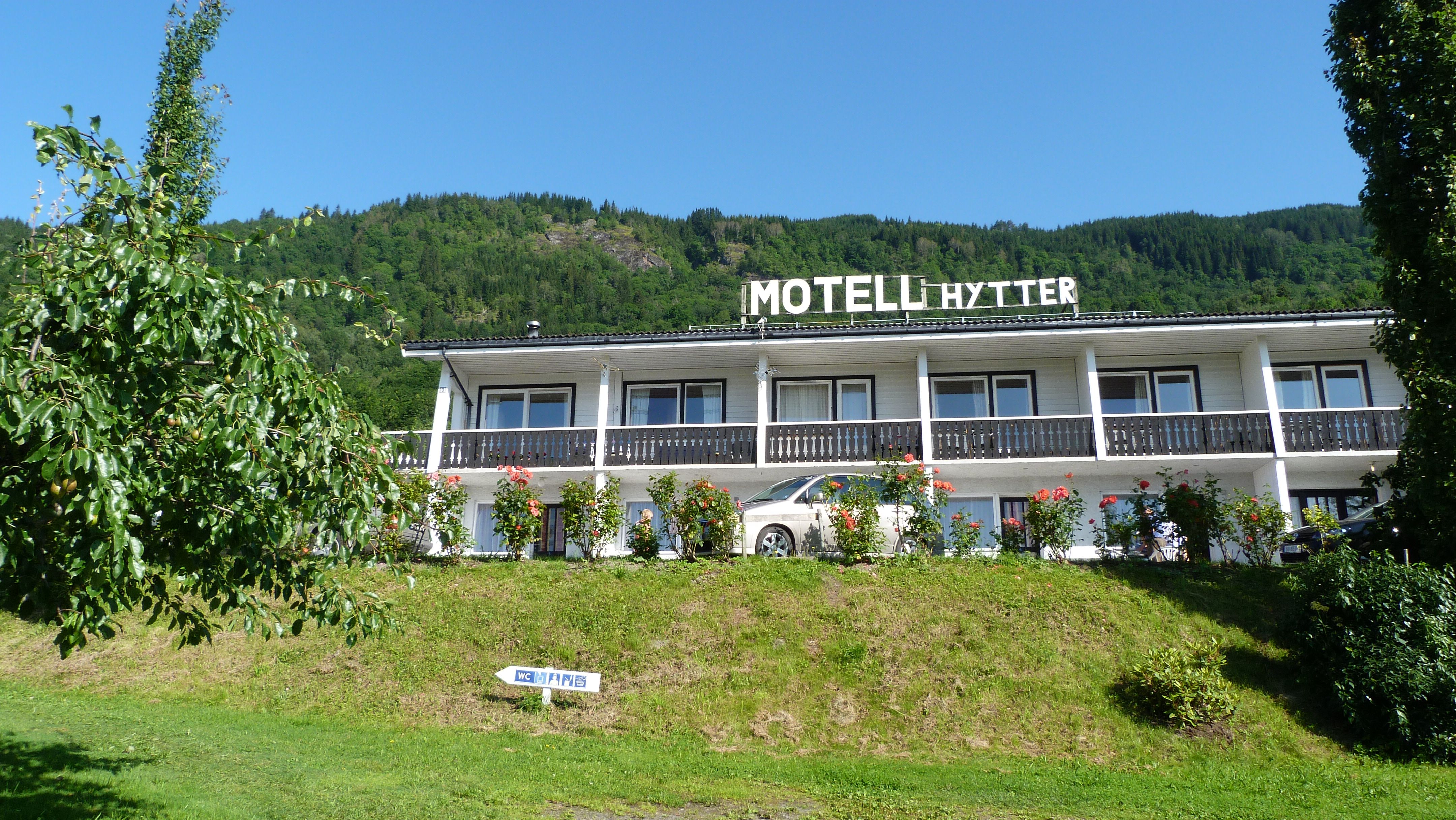 Systrond Motell Hyttesenter og Camping