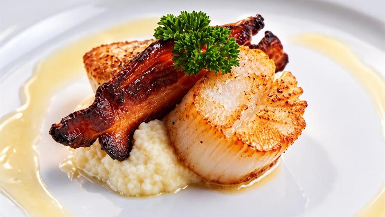 Fish dish with bacon and mashed potatoes served at Hotell Karljohansvern in Horten.