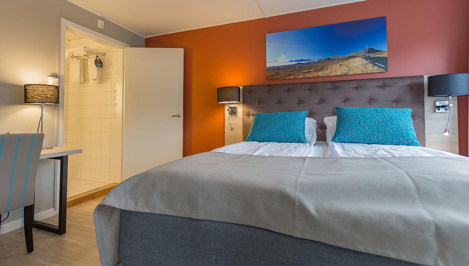 Bedroom/Hotel room in the hotel showing delicate colors.