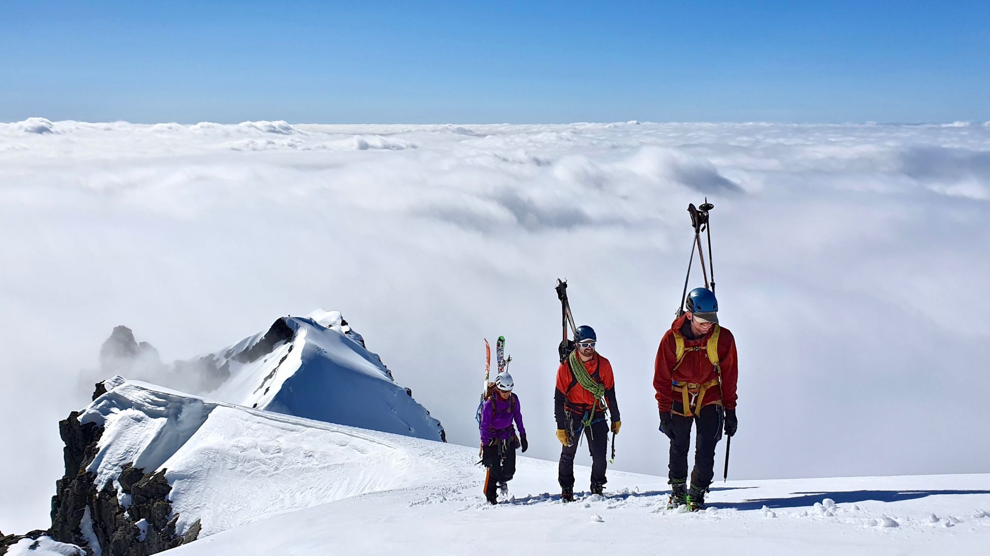 Flott å gå på topptur i Sunnmørsalpane.