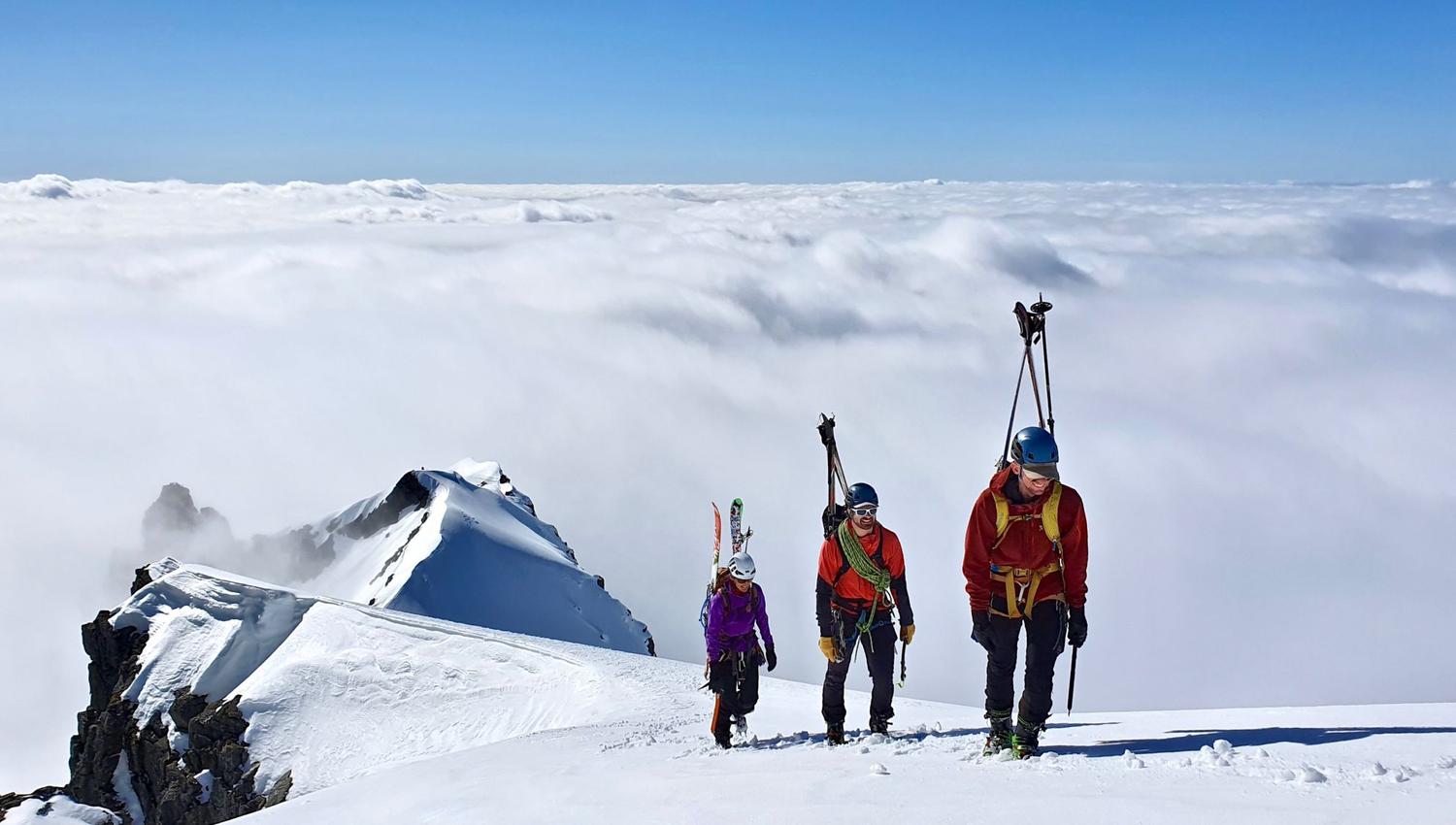 Flott å gå på topptur i Sunnmørsalpane.