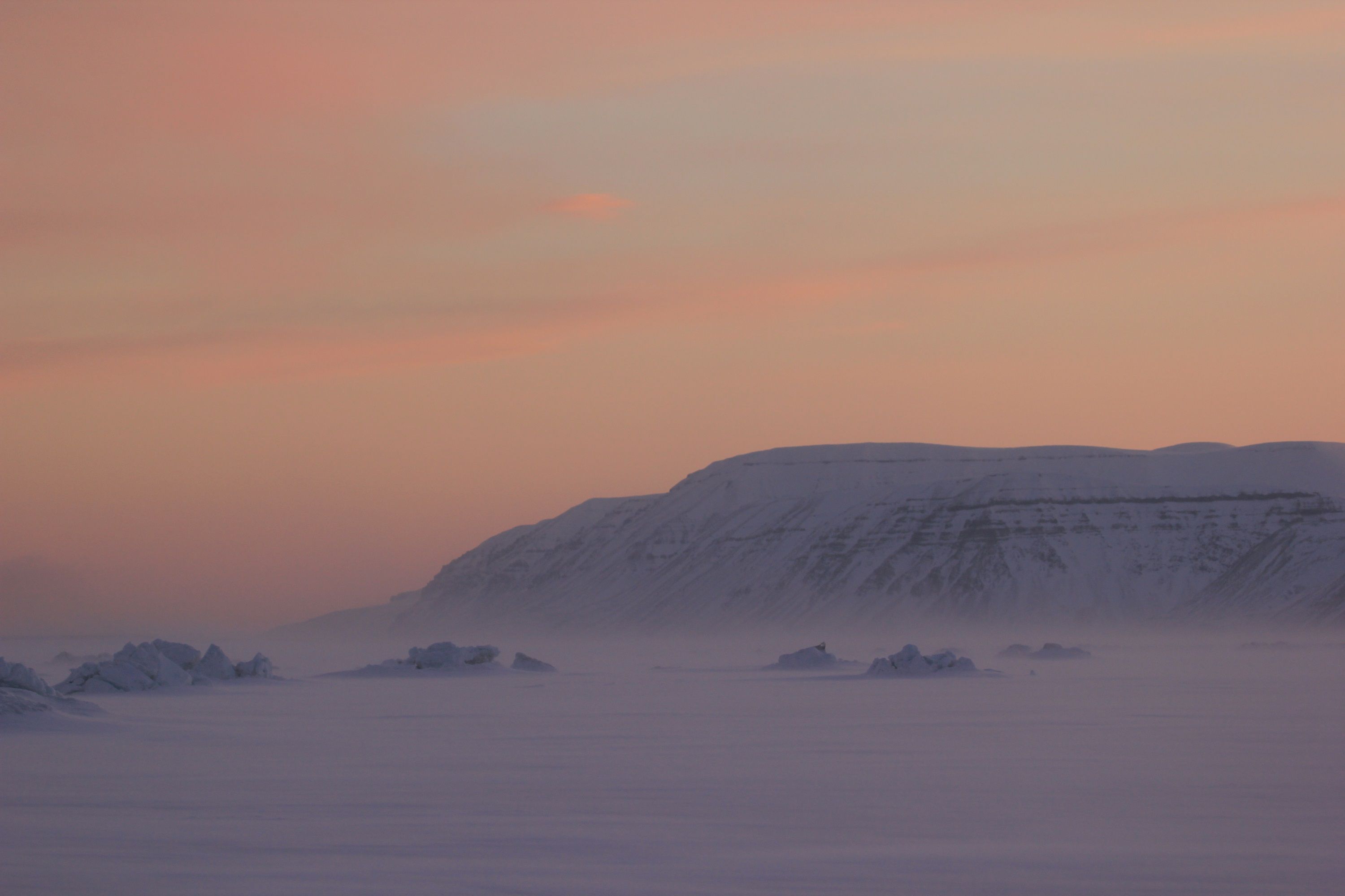 An Arctic sunset as seen from Nordenskiöld Lodge