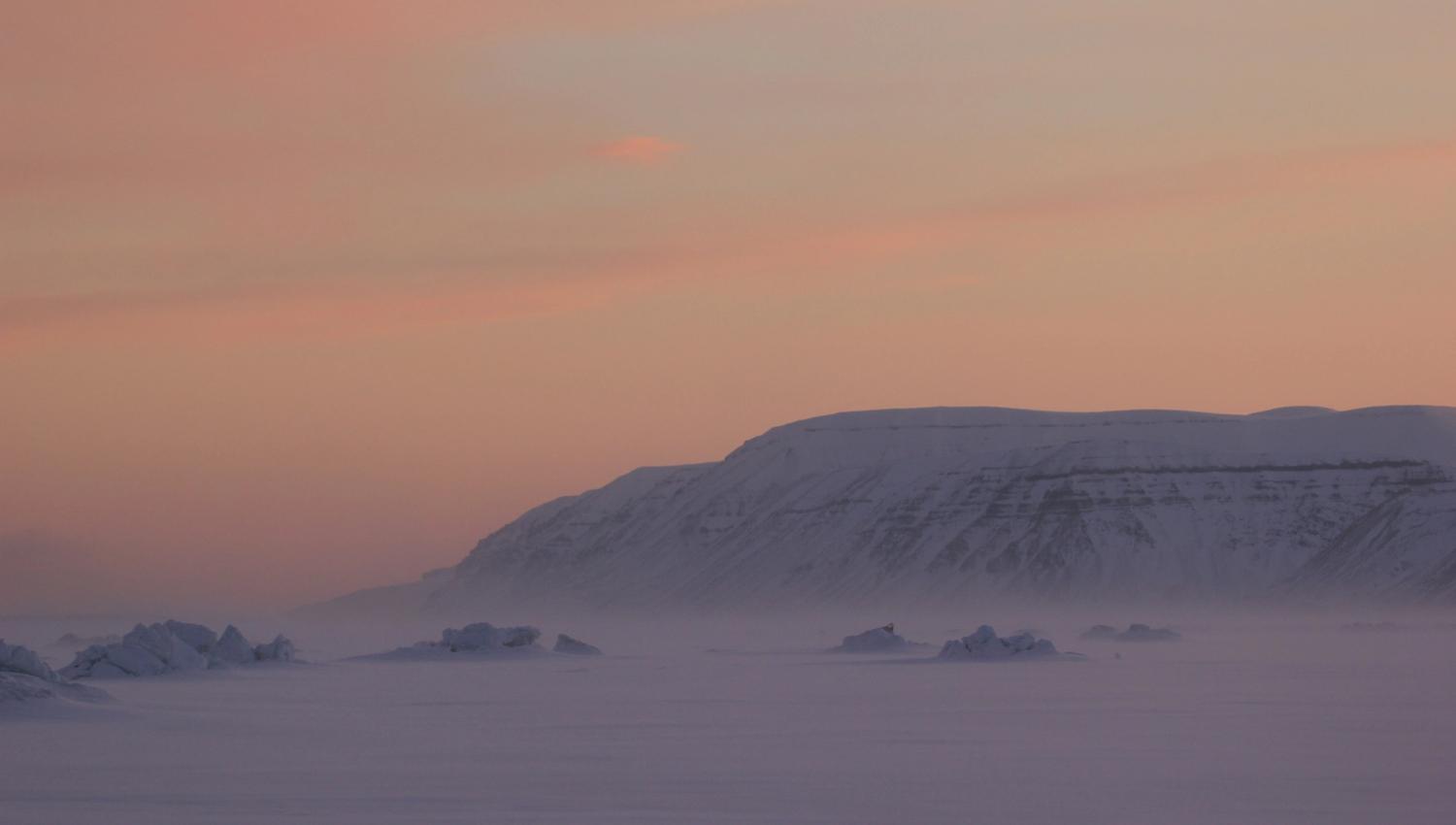 An Arctic sunset as seen from Nordenskiöld Lodge