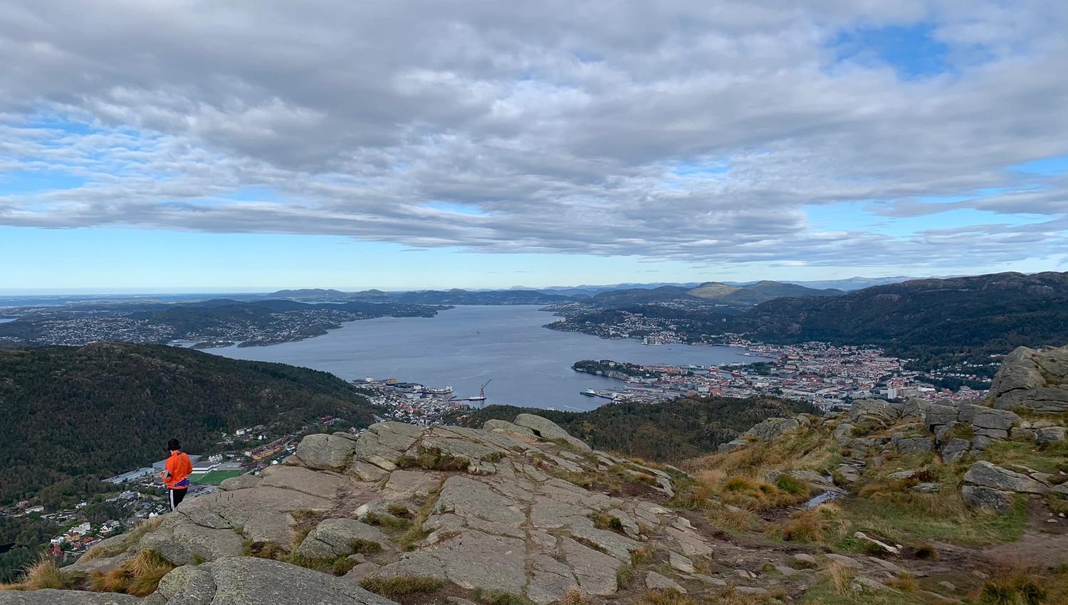 Beautful view towards the city