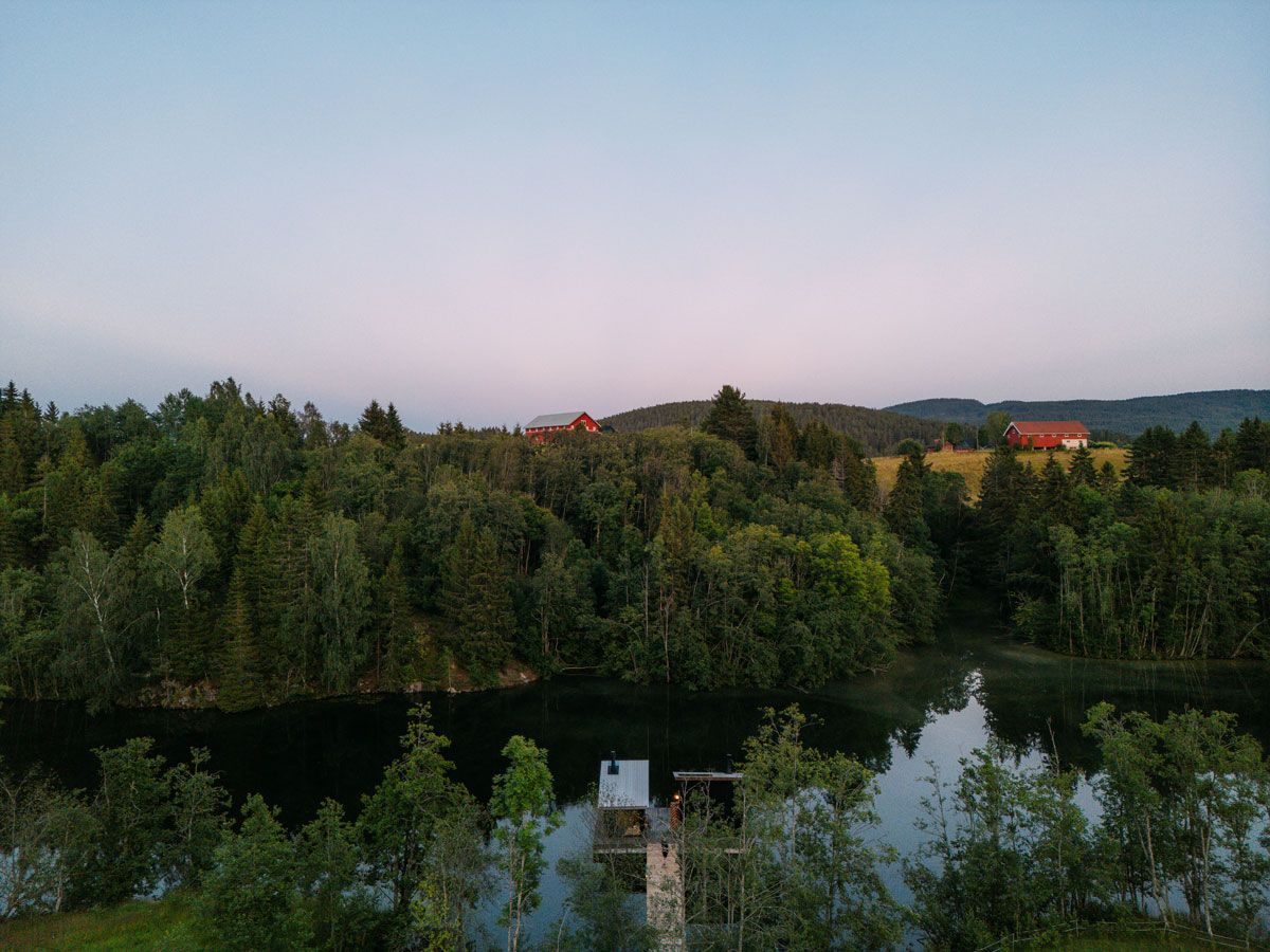 drone image of the Skogens rom sauna and the nature around it