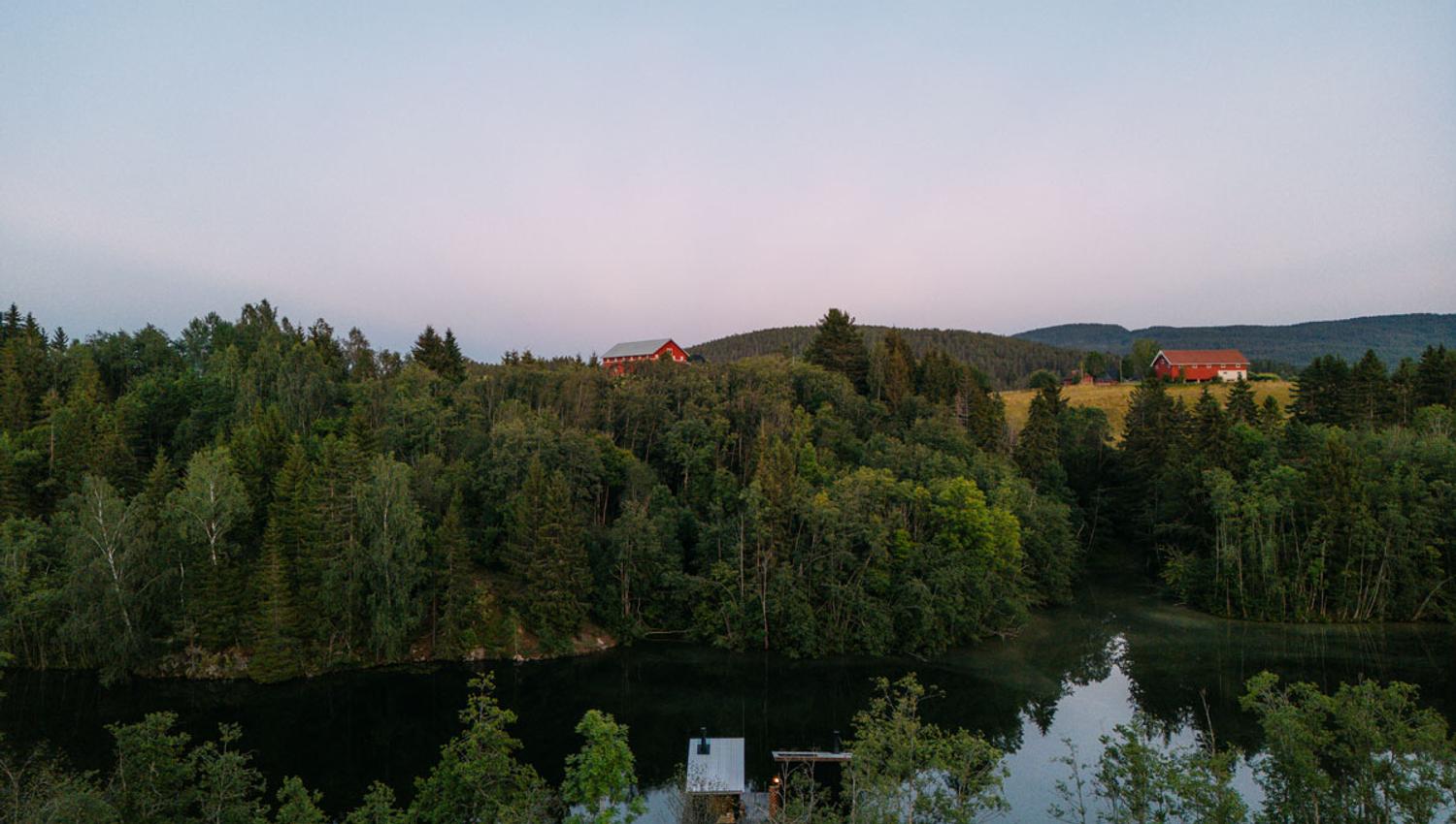 drone image of the Skogens rom sauna and the nature around it