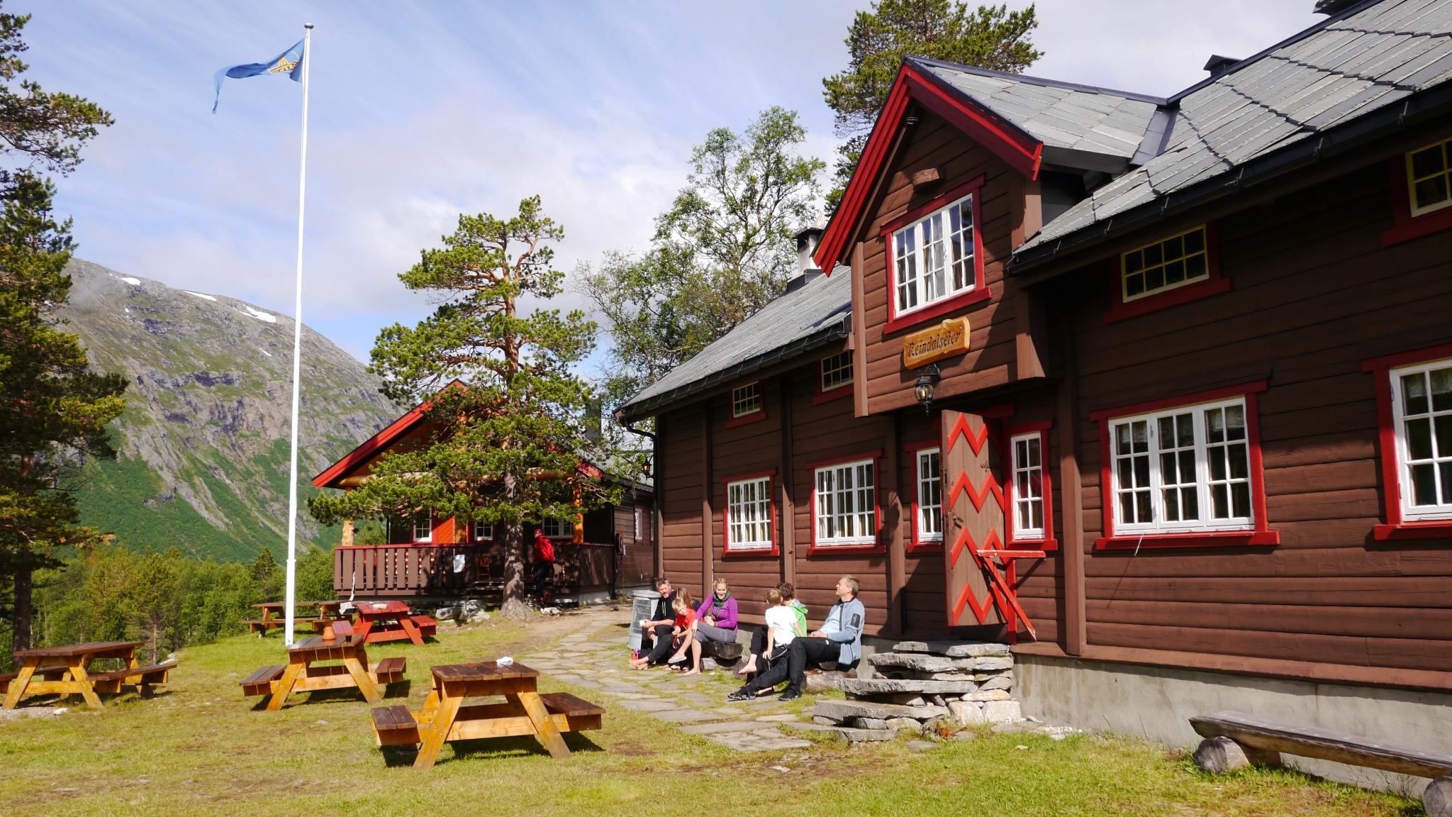 DNT Reindalseter mountain cabin