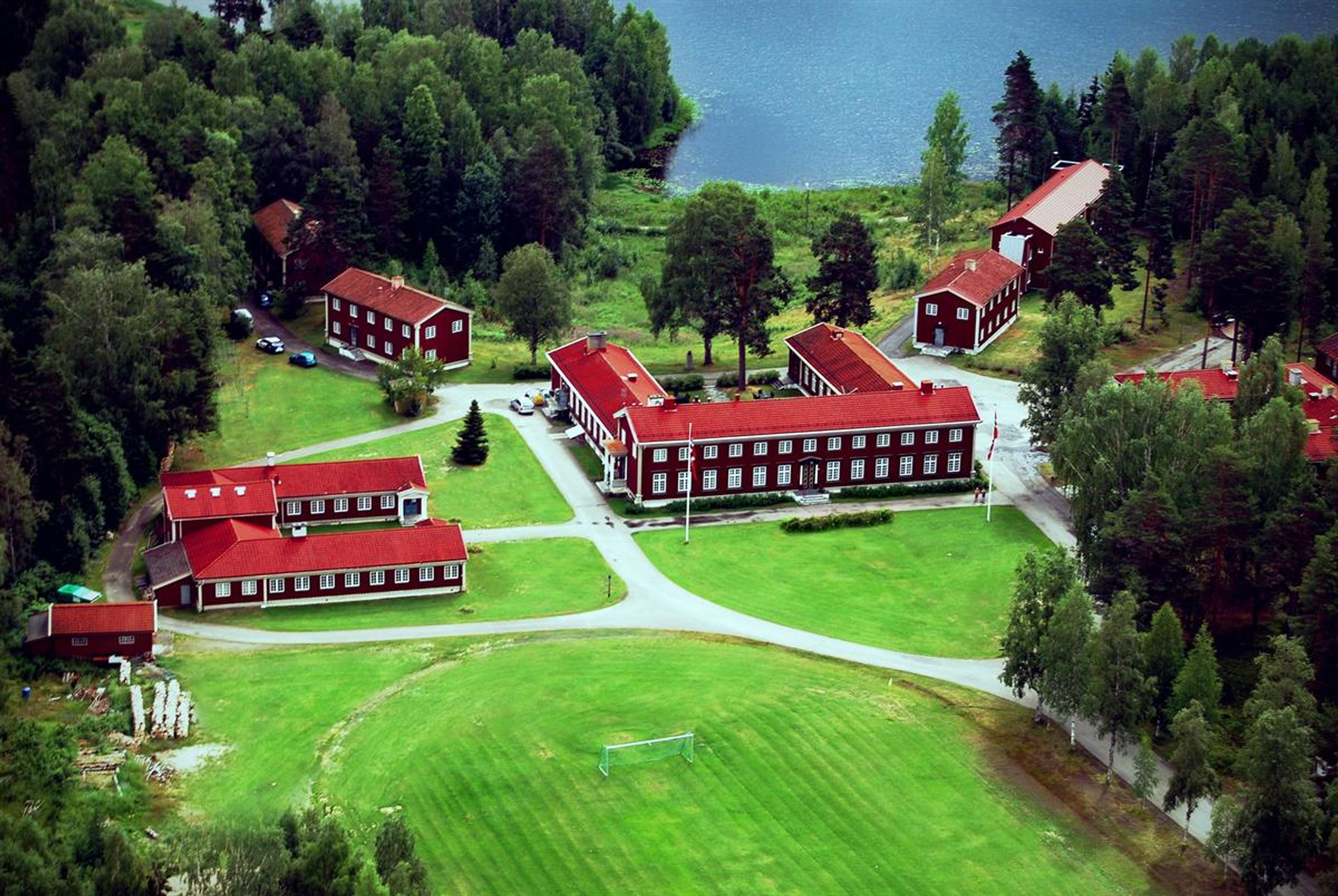 Elverum Folkehøgskole dronebilde