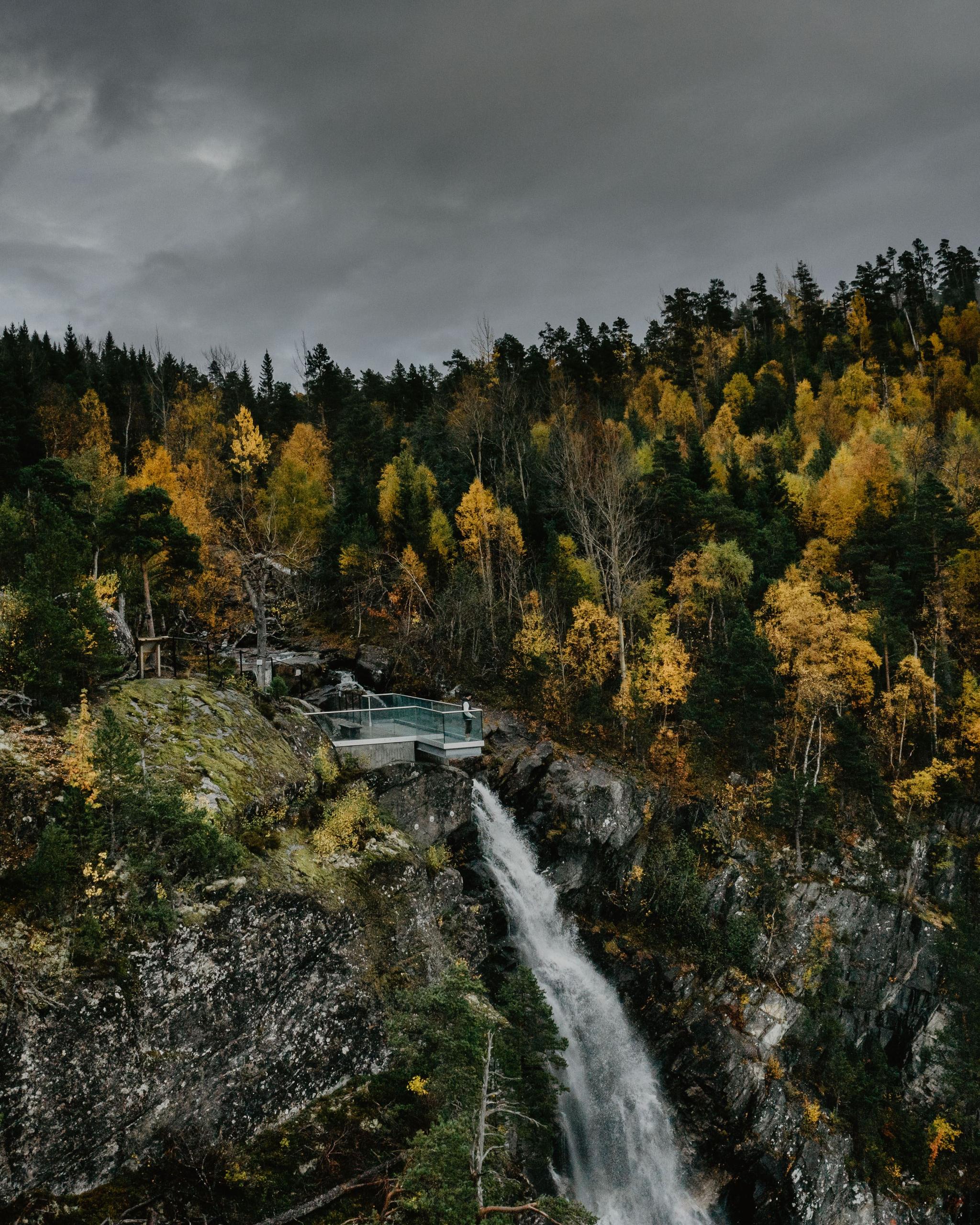 Holvikfossen waterfall