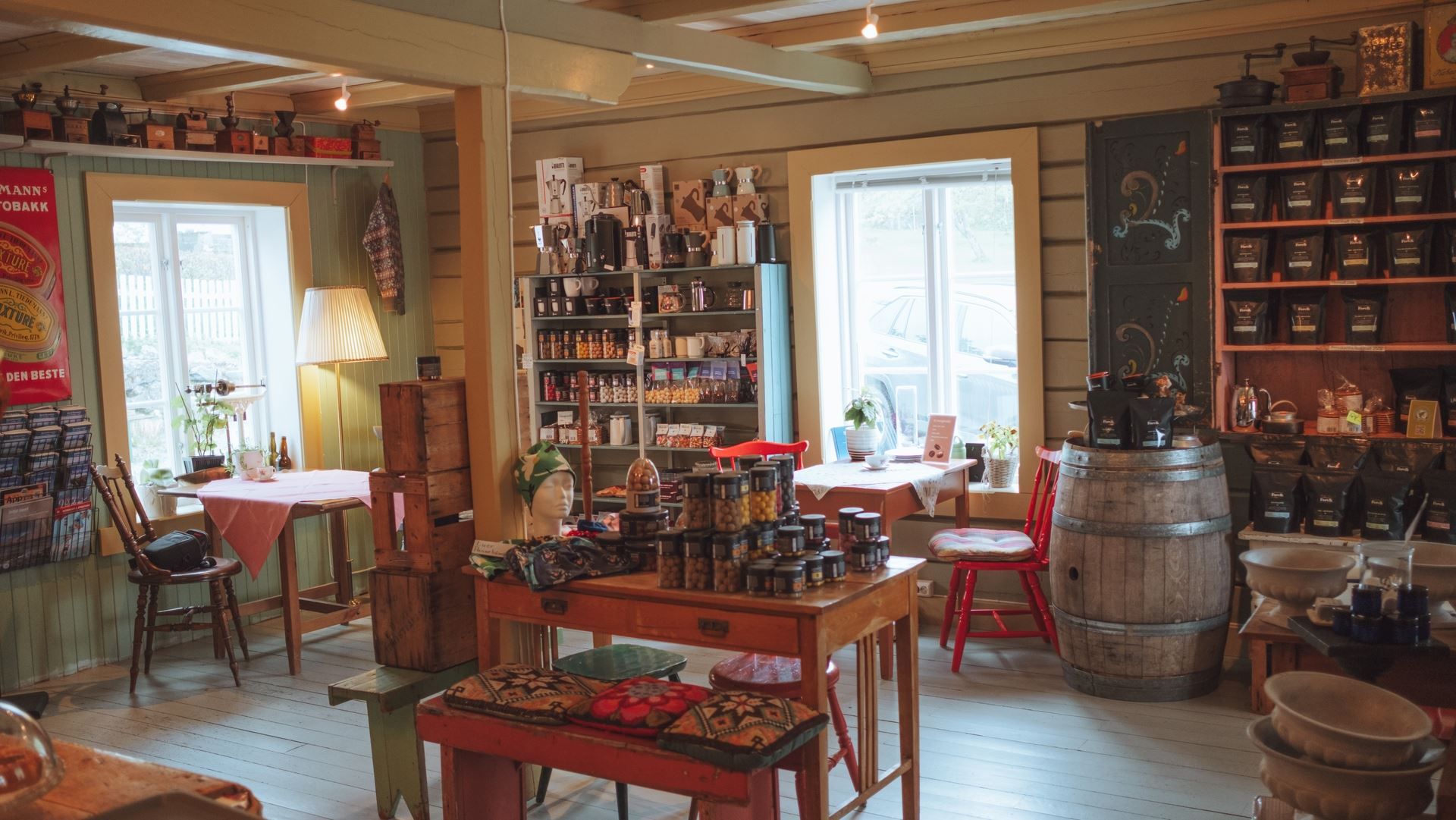 Krambua Café in the coffee roastery at Forvik Old trading post