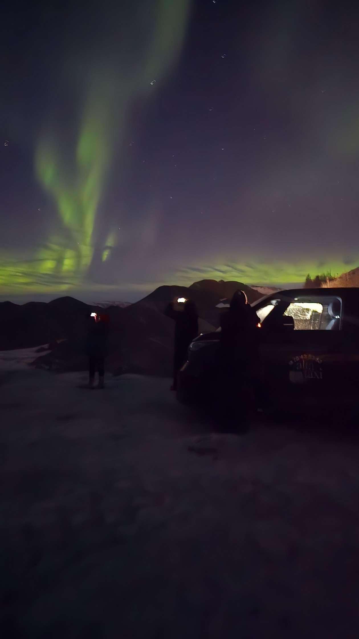 3-hour northern lights hunt with possibility for serving