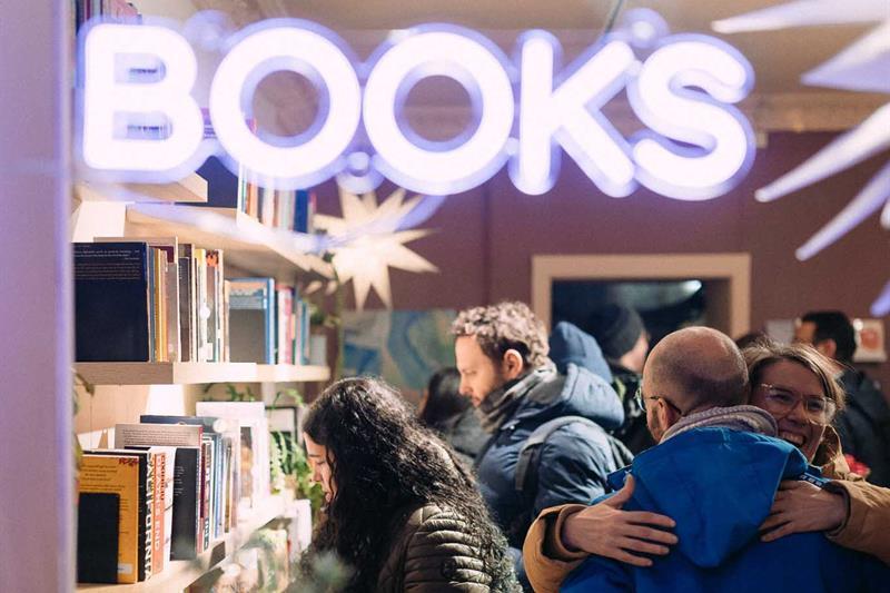 People browsing books