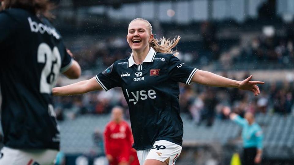 Viking kvinne at the match