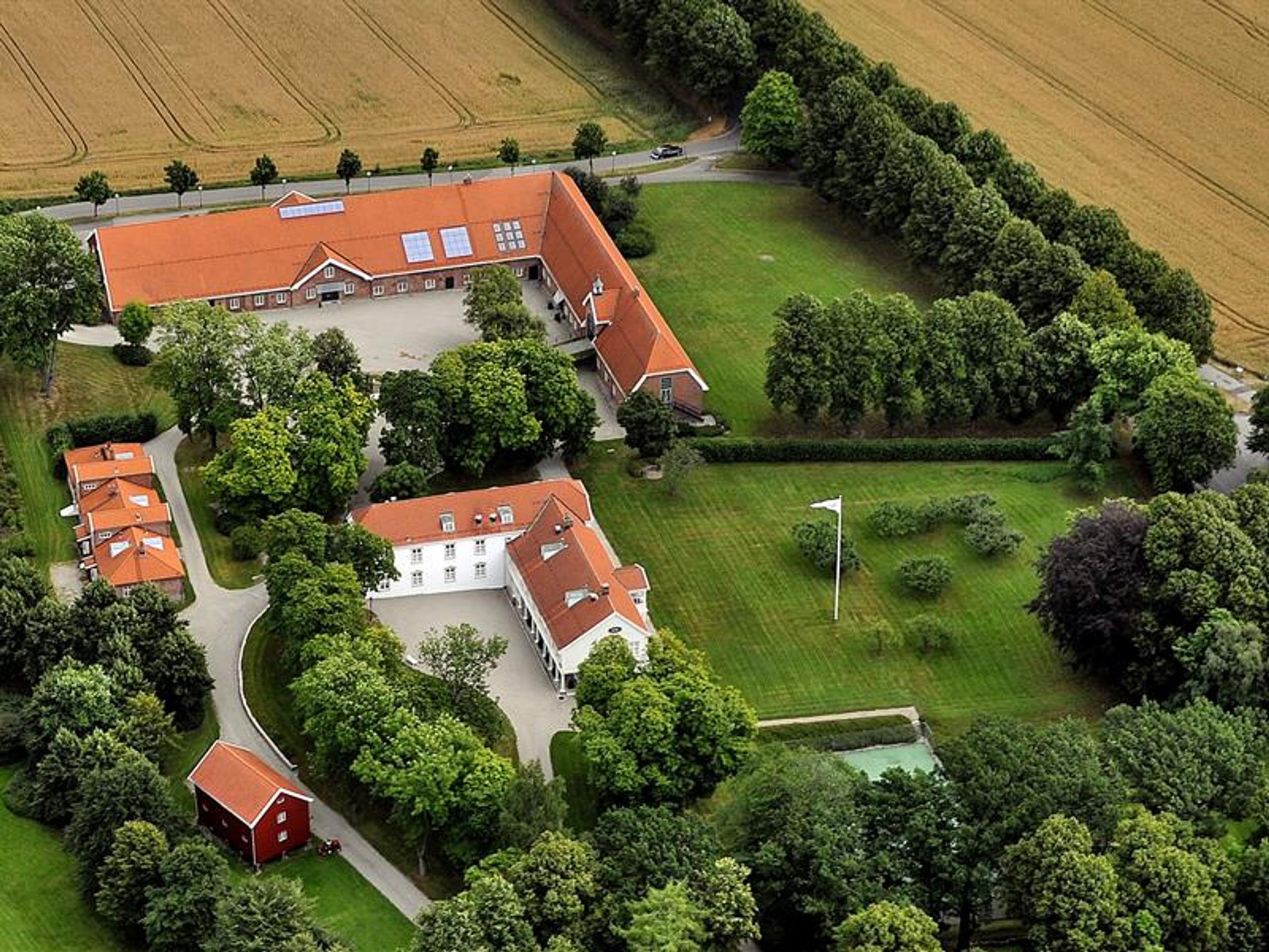 Flyfoto av Borregaard hovedgård