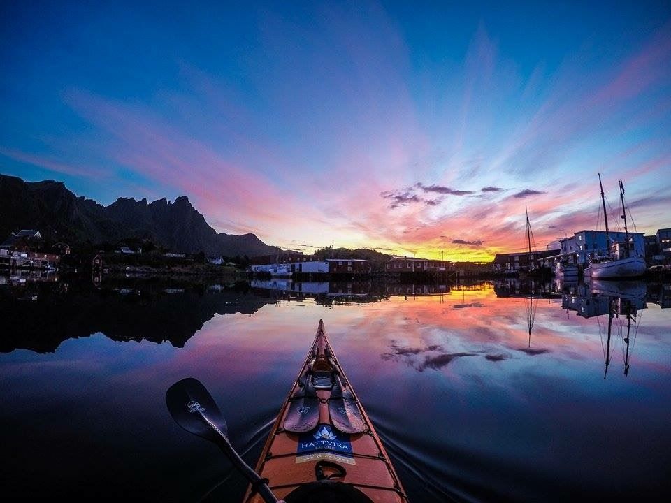 Havkajakk utenfor Ballstad