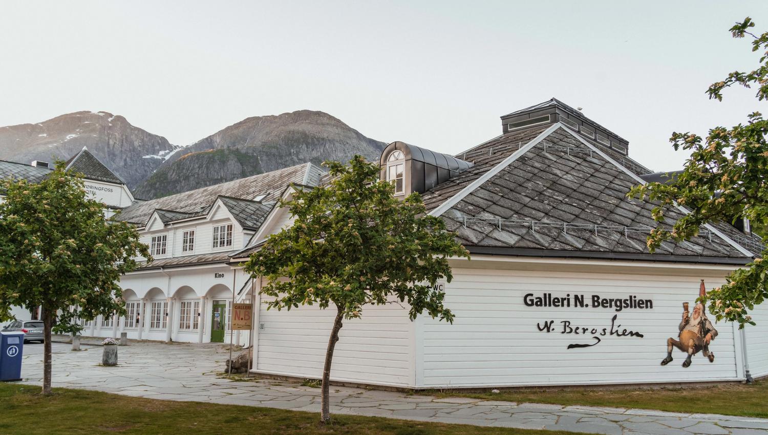 A white wooden building showing the sign "Gallery N. Bergslien"