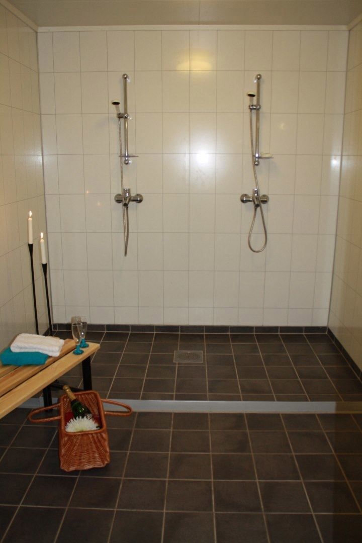 Two showers in the service building