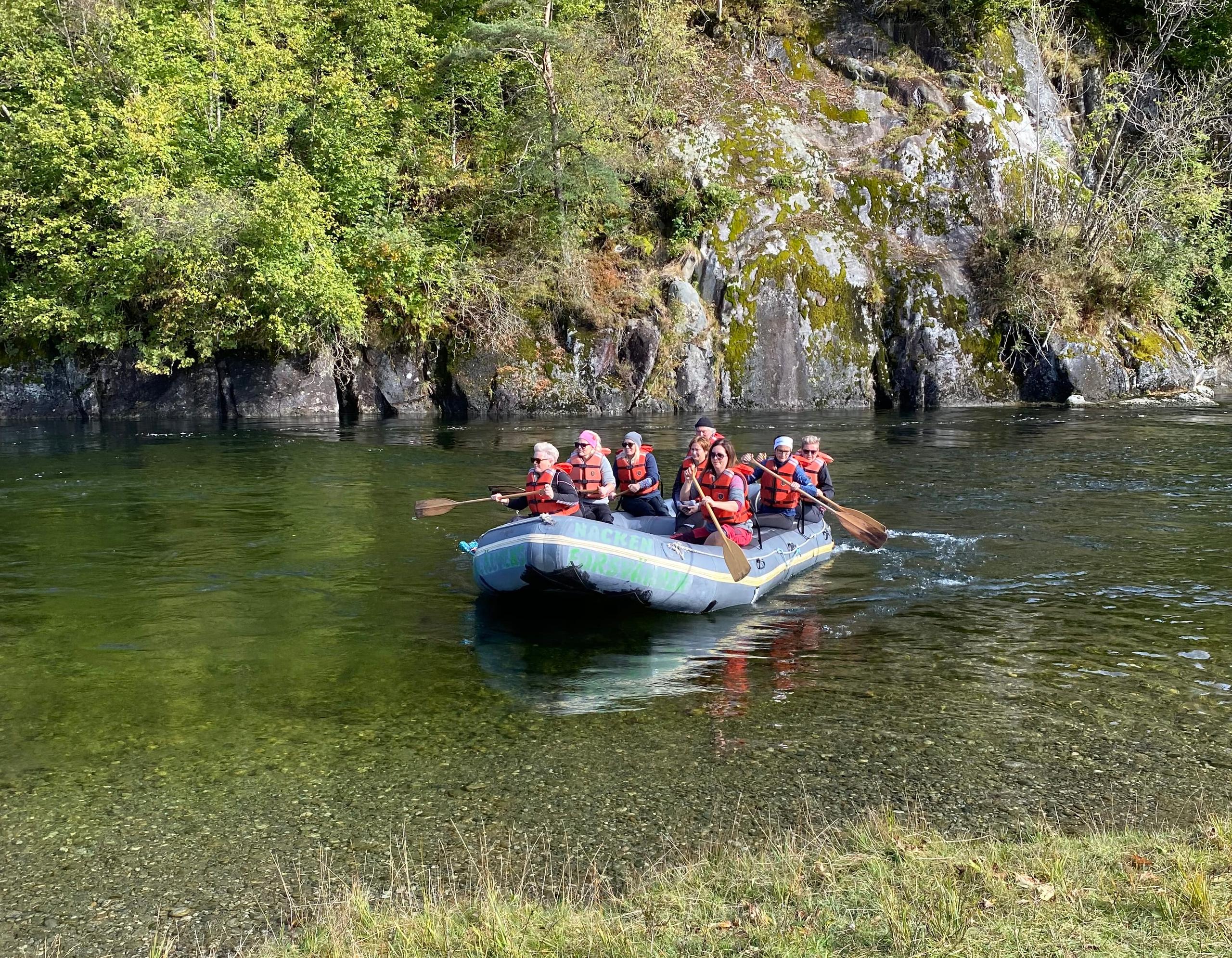 River expedition in Suldalslågen at Sand