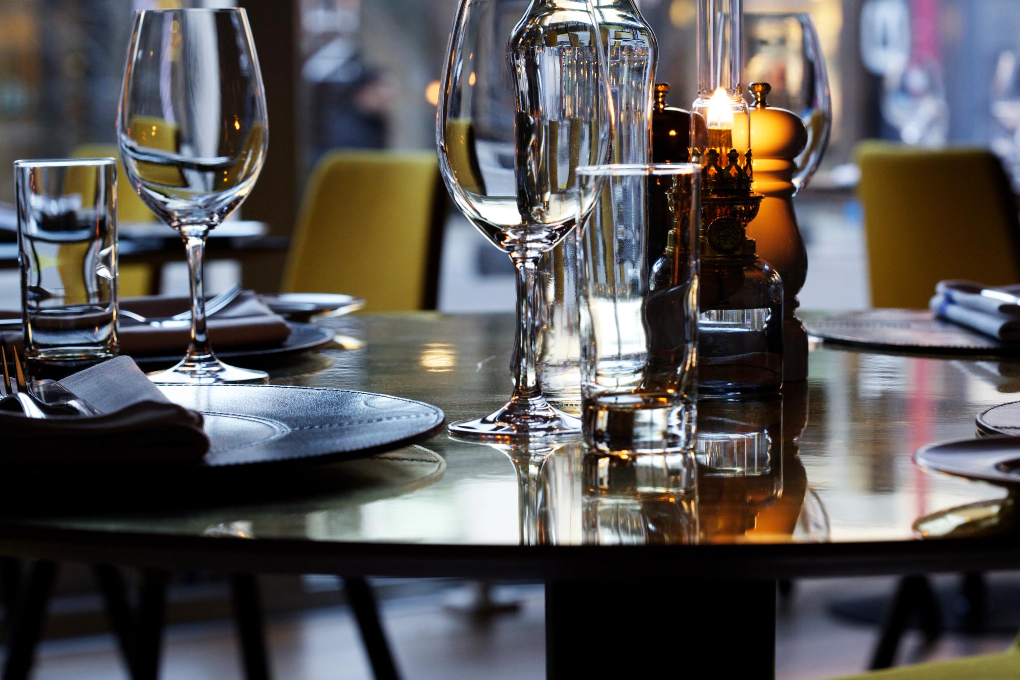 Clarion Hotel Bar