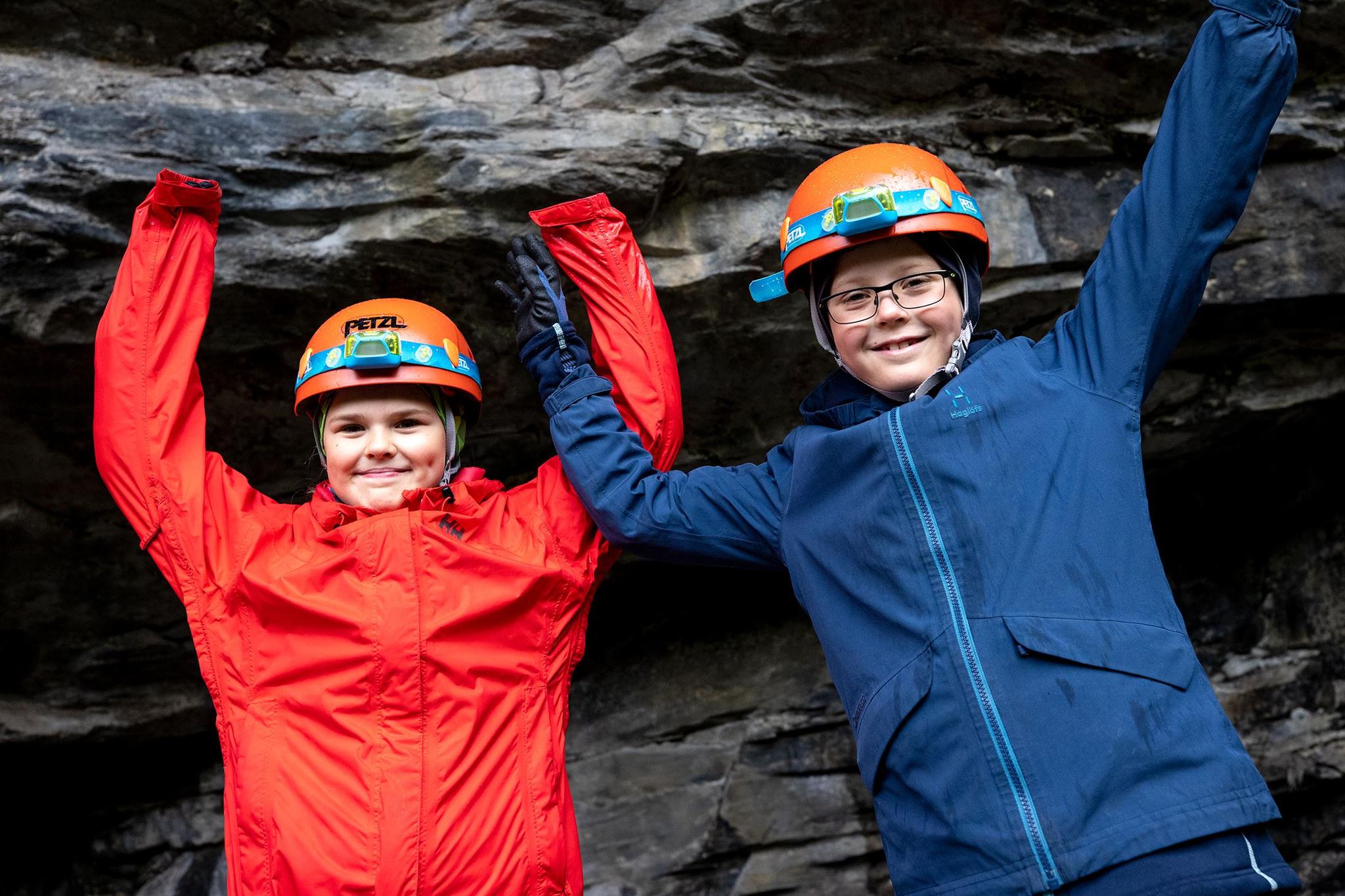 Cave Hiking 