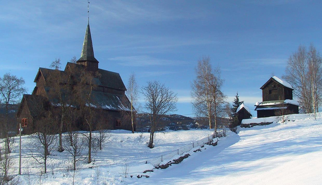 Høre Stavkirke en vinterdag